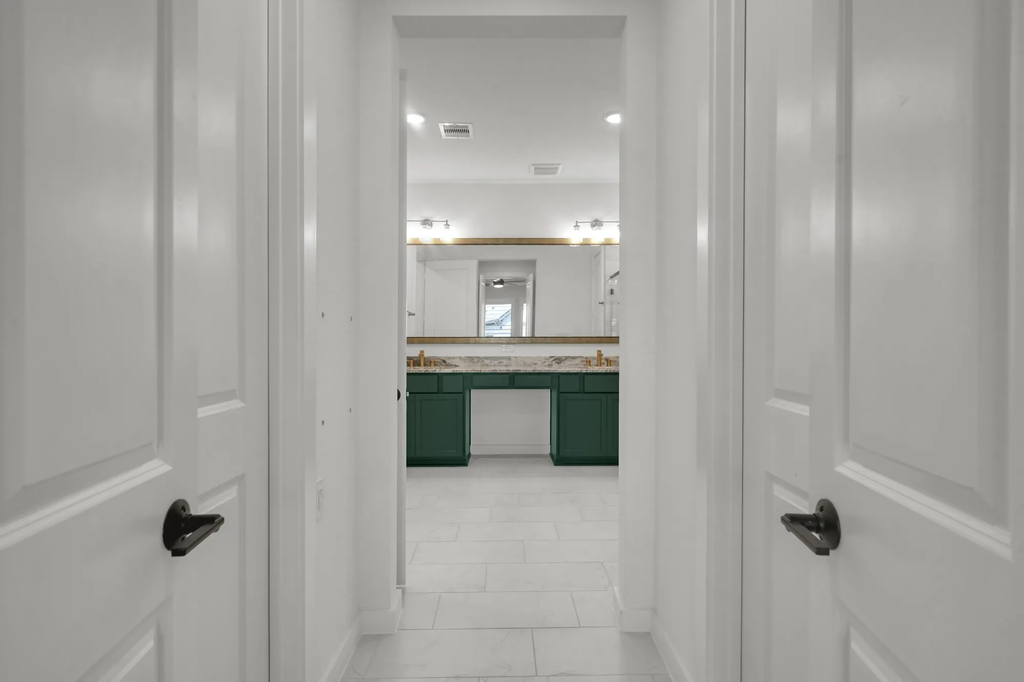 Property Slideshow image 18 of 39 | 18818 sweetwater springs dr, Cypress, TX, 77433