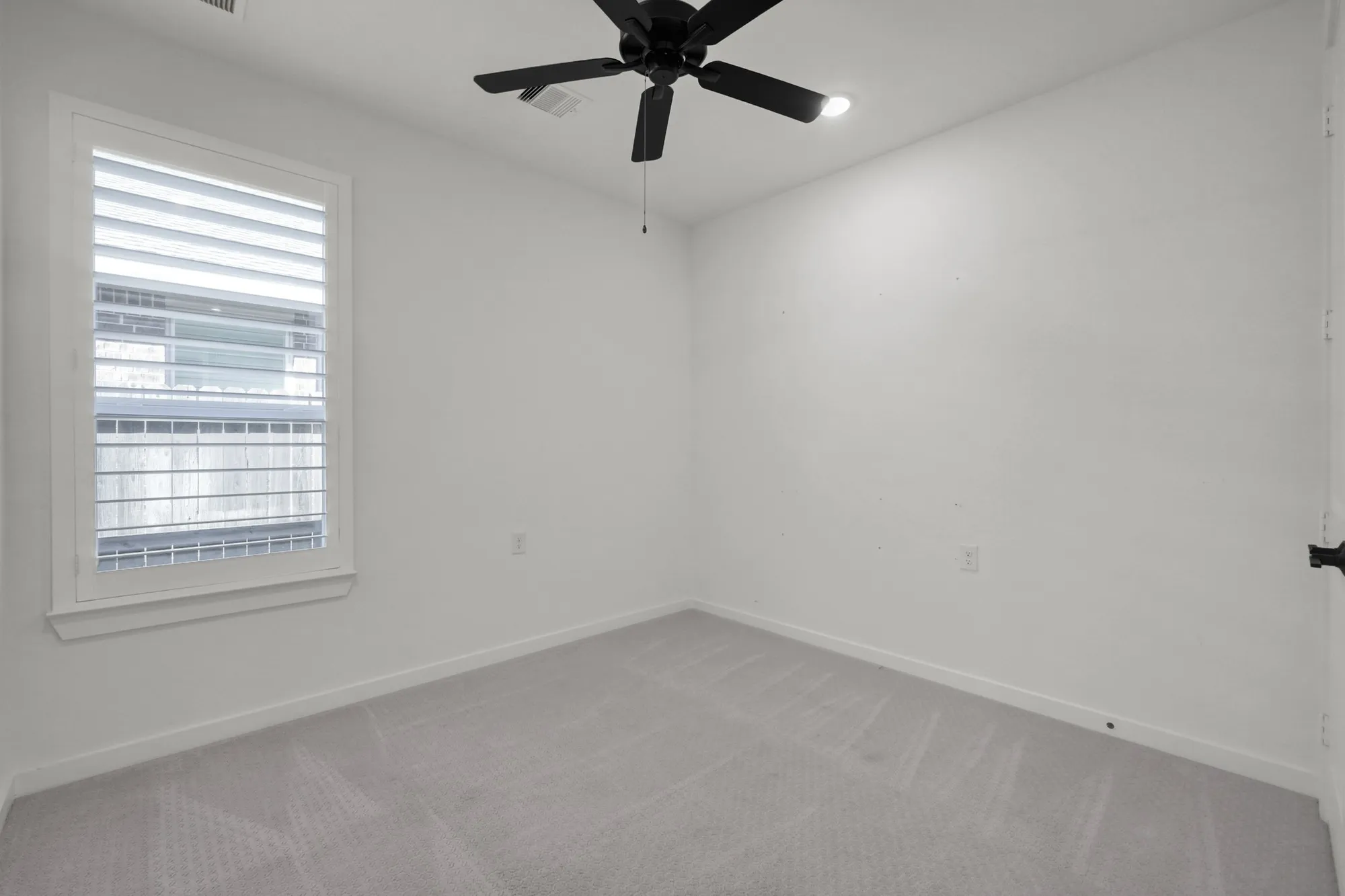 Property Slideshow image 21 of 39 | 18818 sweetwater springs dr, Cypress, TX, 77433