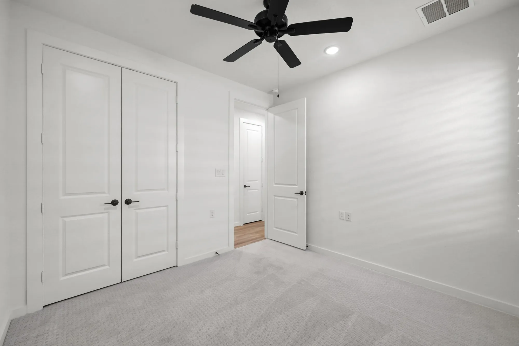 Property Slideshow image 22 of 39 | 18818 sweetwater springs dr, Cypress, TX, 77433