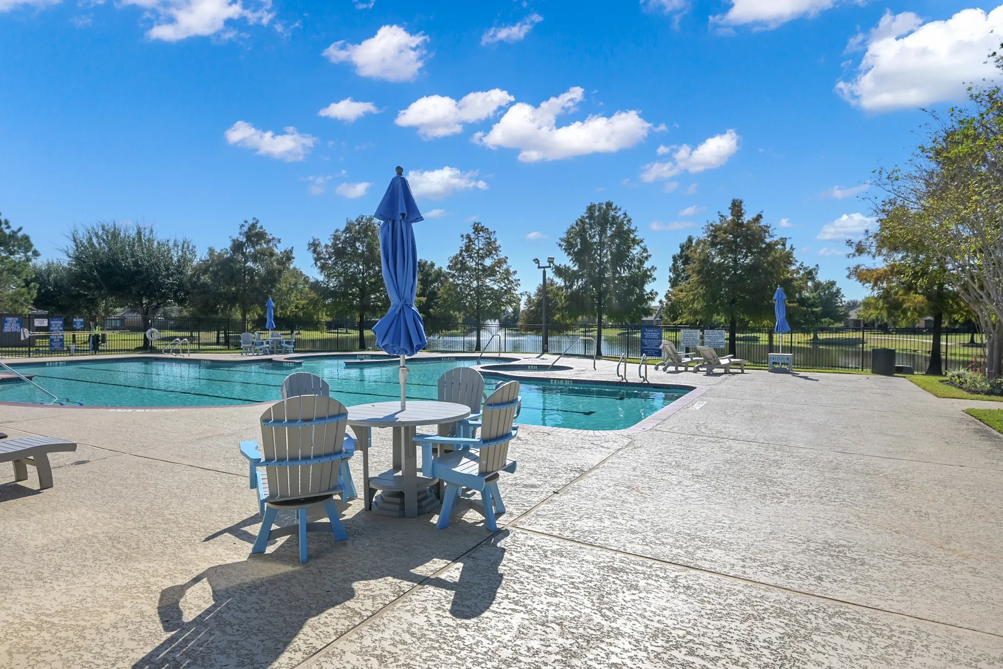 Property Slideshow image 33 of 39 | 18818 sweetwater springs dr, Cypress, TX, 77433