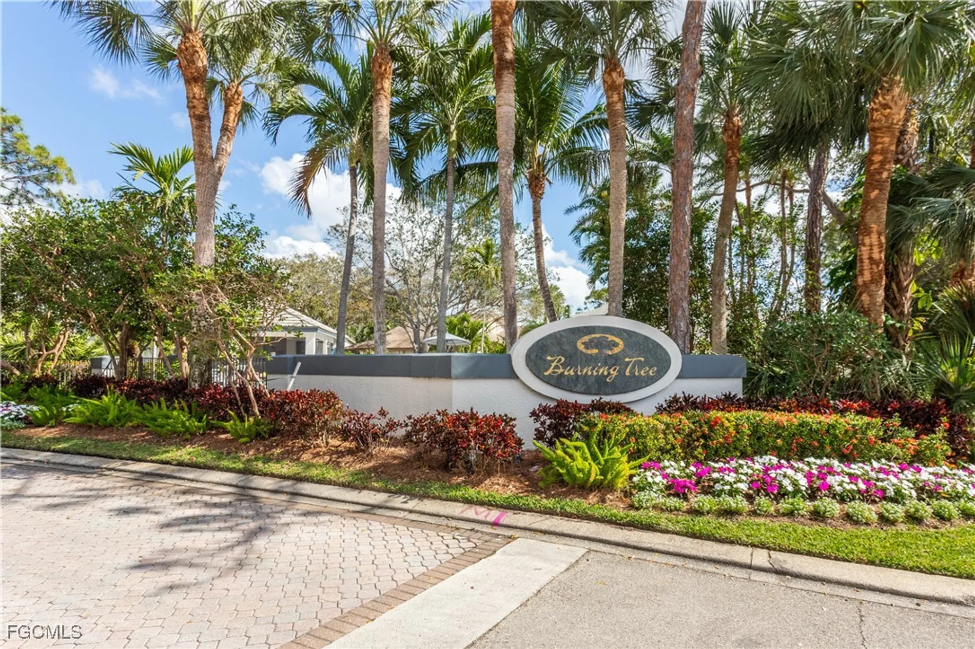 Property Slideshow image 2 of 35 | 27163 kindlewood ln, Bonita Springs, FL, 34134