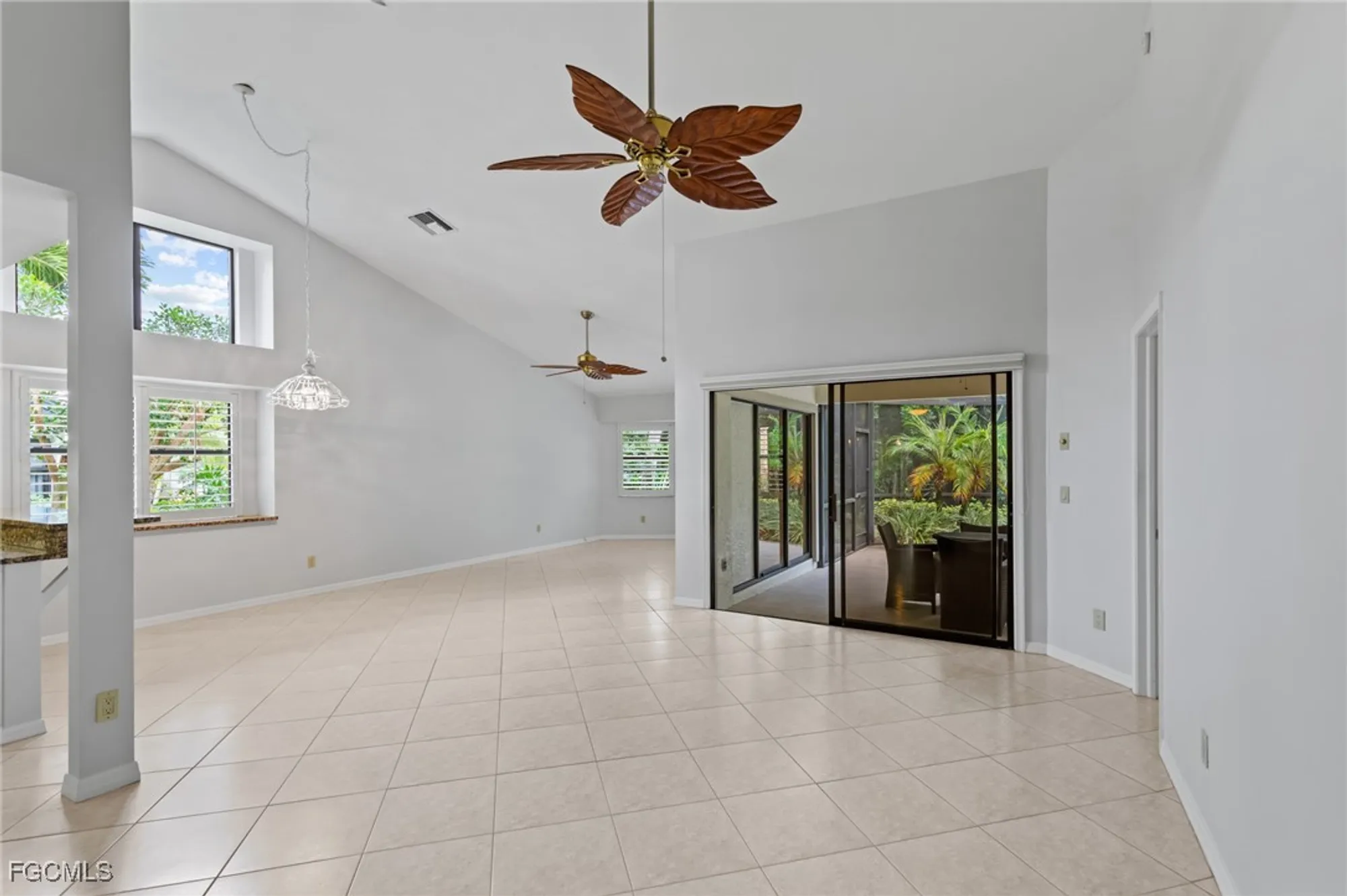 Property Slideshow image 4 of 35 | 27163 kindlewood ln, Bonita Springs, FL, 34134