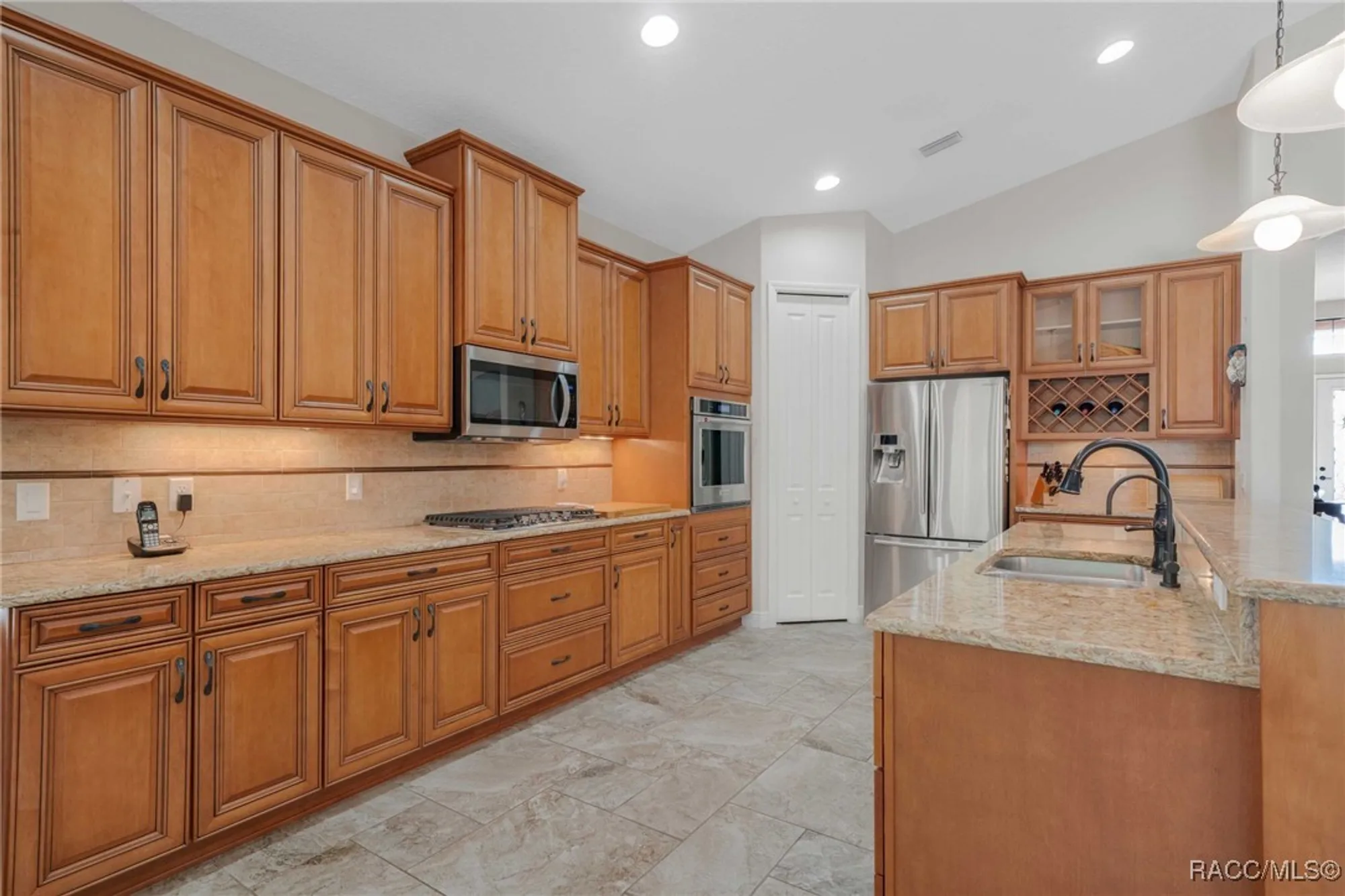 Property Slideshow image 11 of 69 | 997 w skyview landings dr, Hernando, FL, 34442