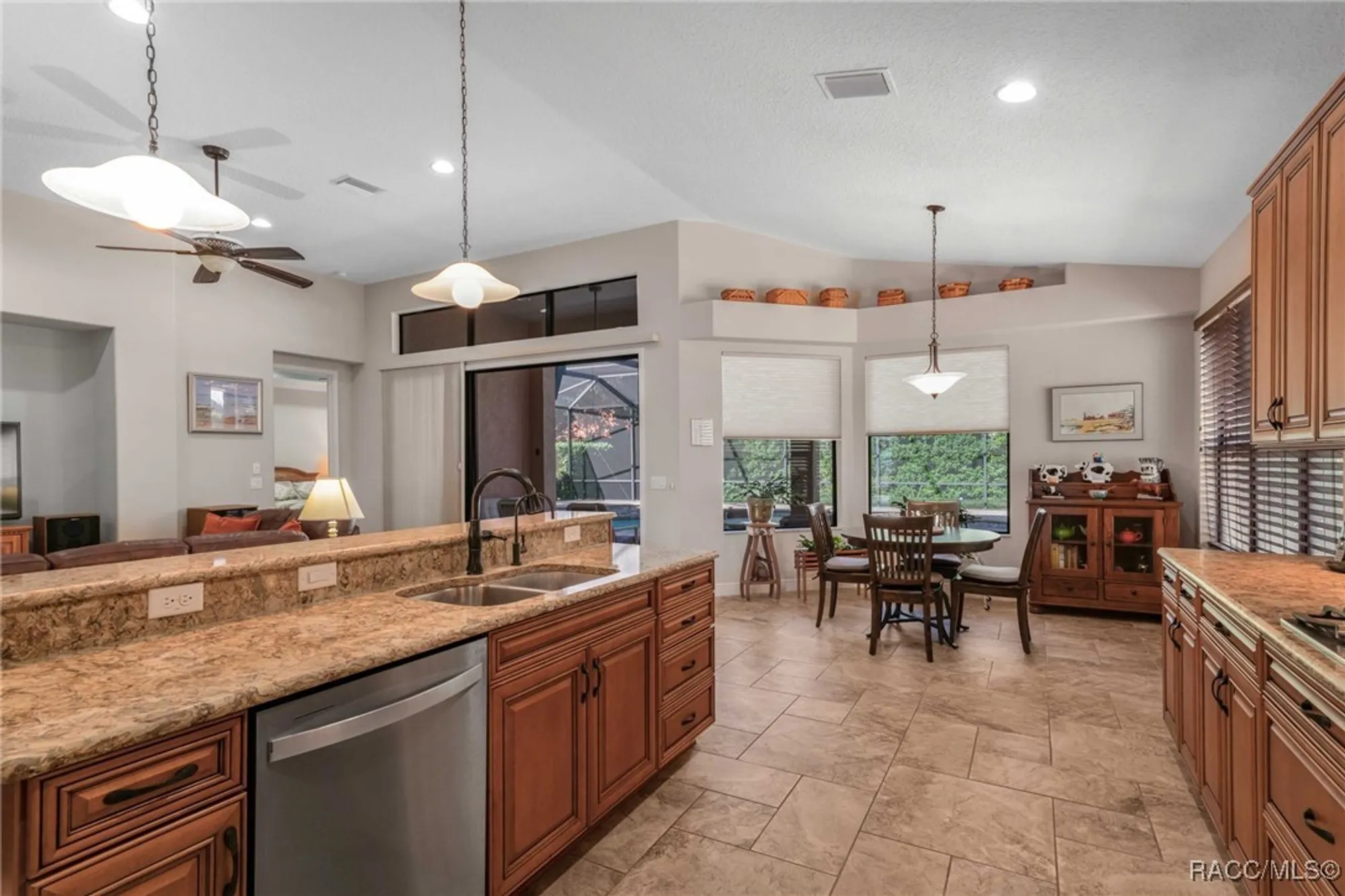 Property Slideshow image 13 of 69 | 997 w skyview landings dr, Hernando, FL, 34442