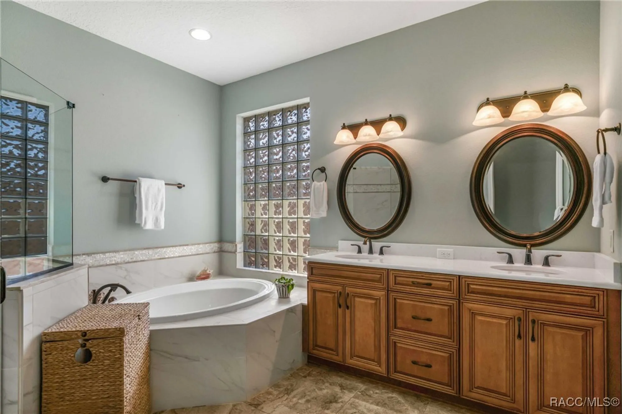 Property Slideshow image 26 of 69 | 997 w skyview landings dr, Hernando, FL, 34442