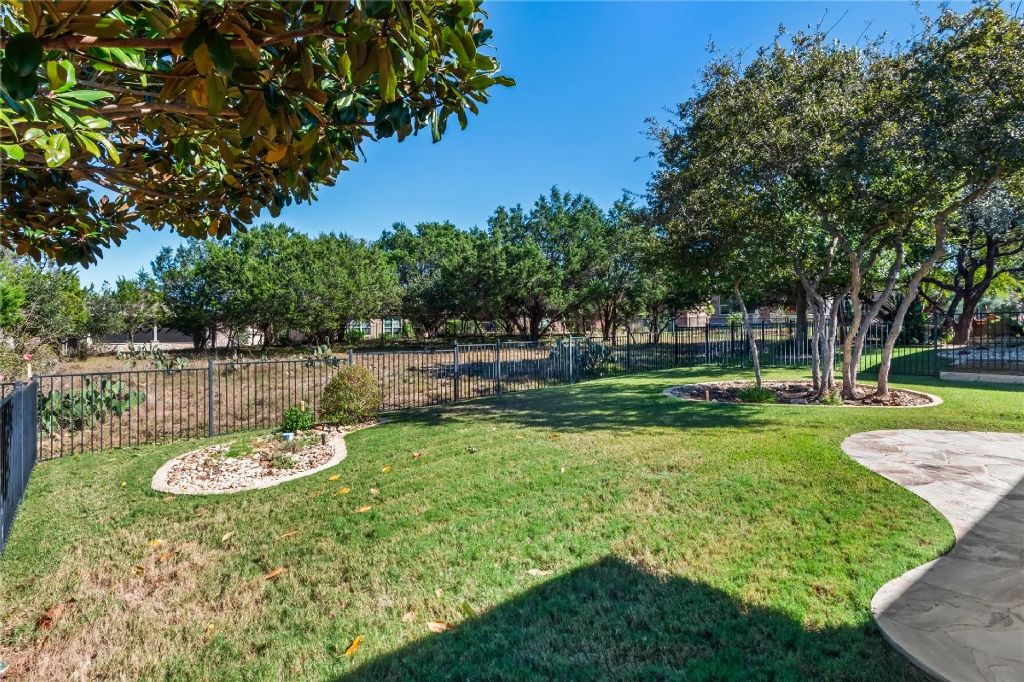 Property Slideshow image 20 of 24 | 106 trinity ln, Georgetown, TX, 78633