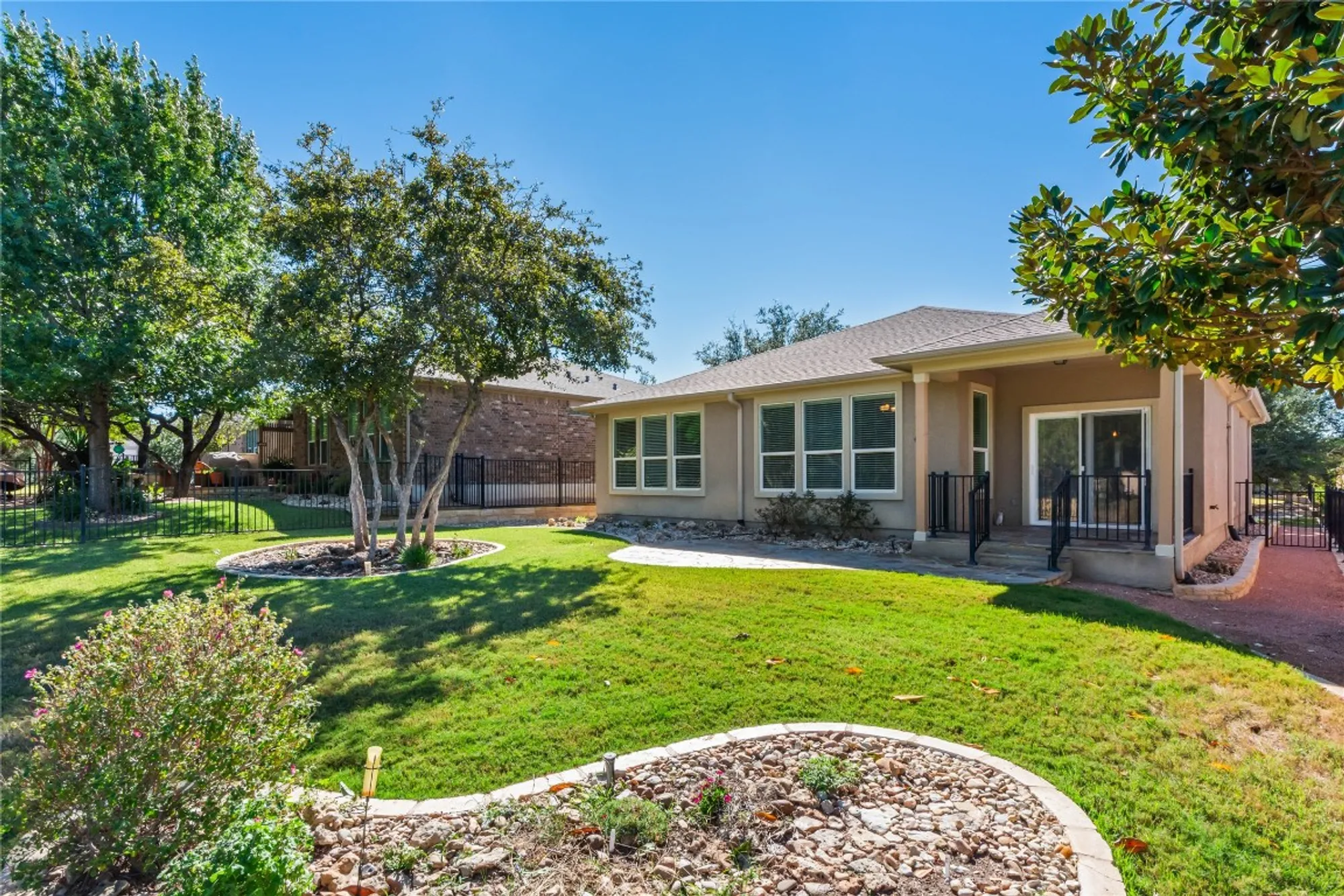 Property Slideshow image 22 of 24 | 106 trinity ln, Georgetown, TX, 78633