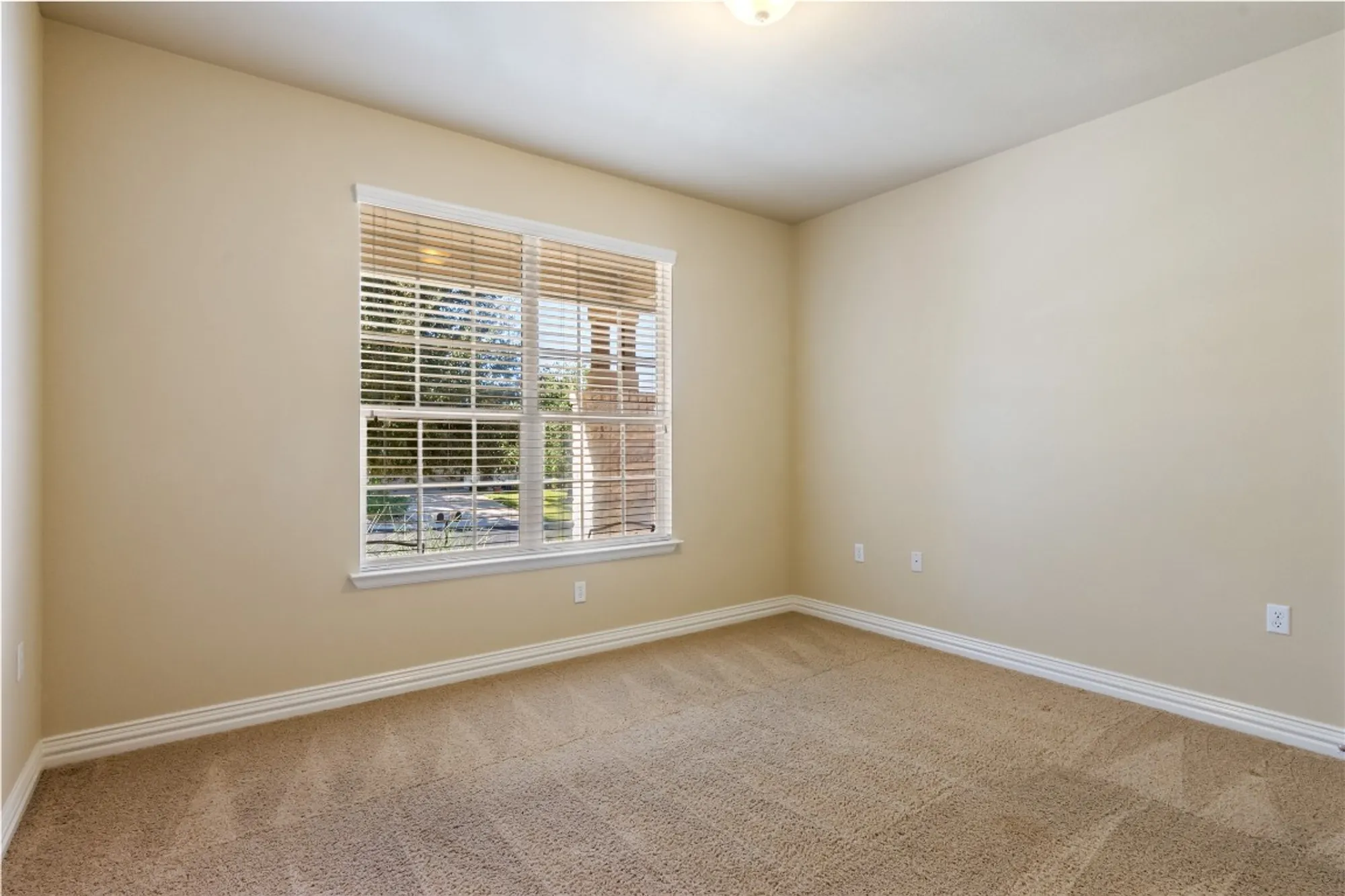 Property Slideshow image 4 of 24 | 106 trinity ln, Georgetown, TX, 78633