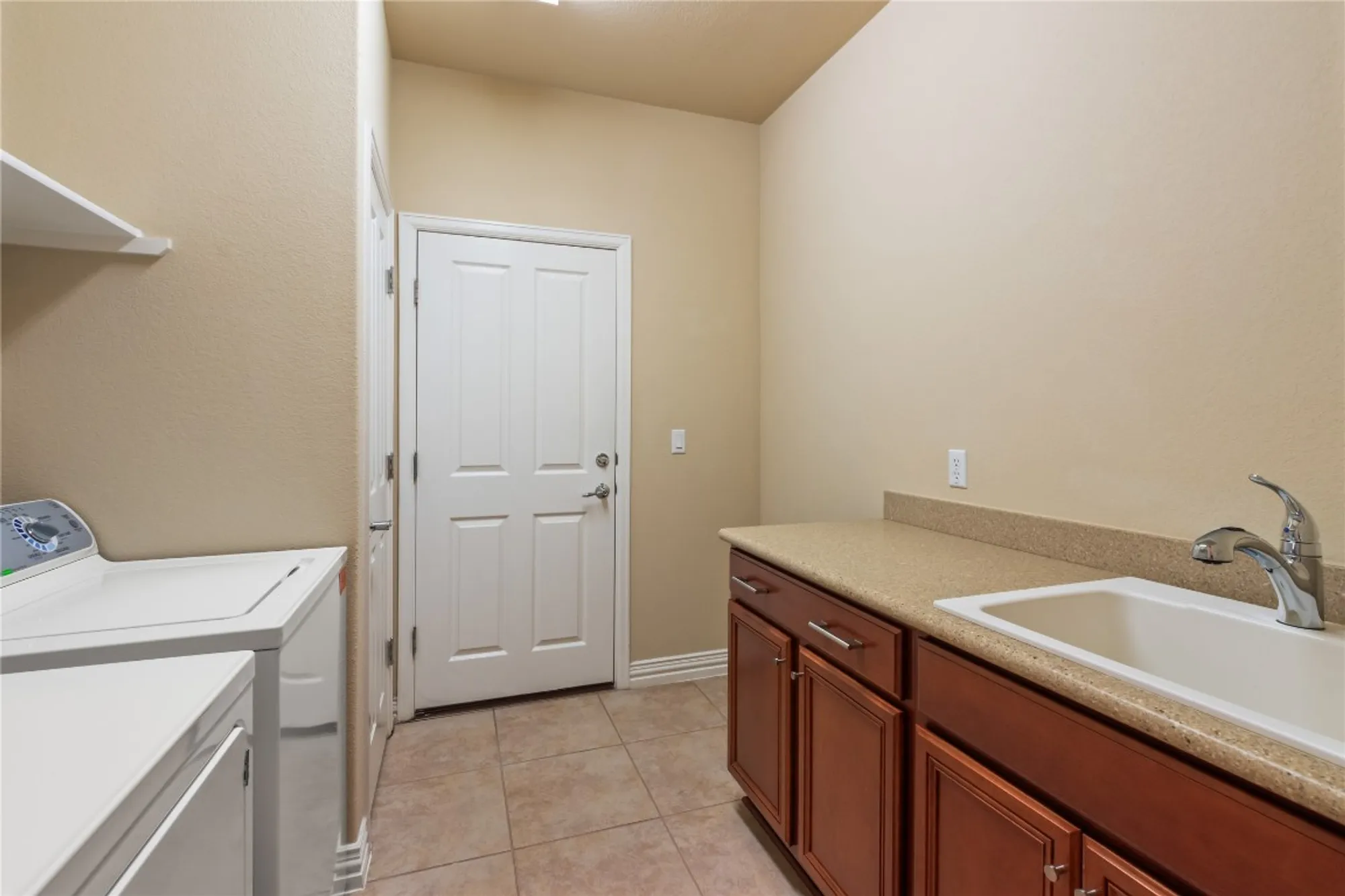 Property Slideshow image 6 of 24 | 106 trinity ln, Georgetown, TX, 78633