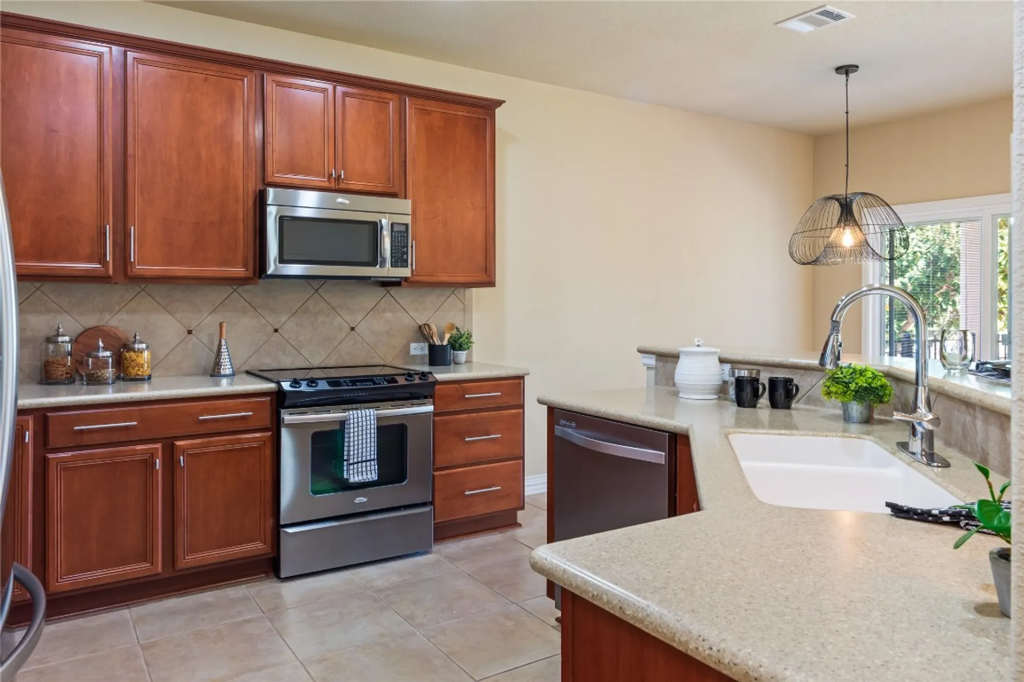 Property Slideshow image 9 of 24 | 106 trinity ln, Georgetown, TX, 78633