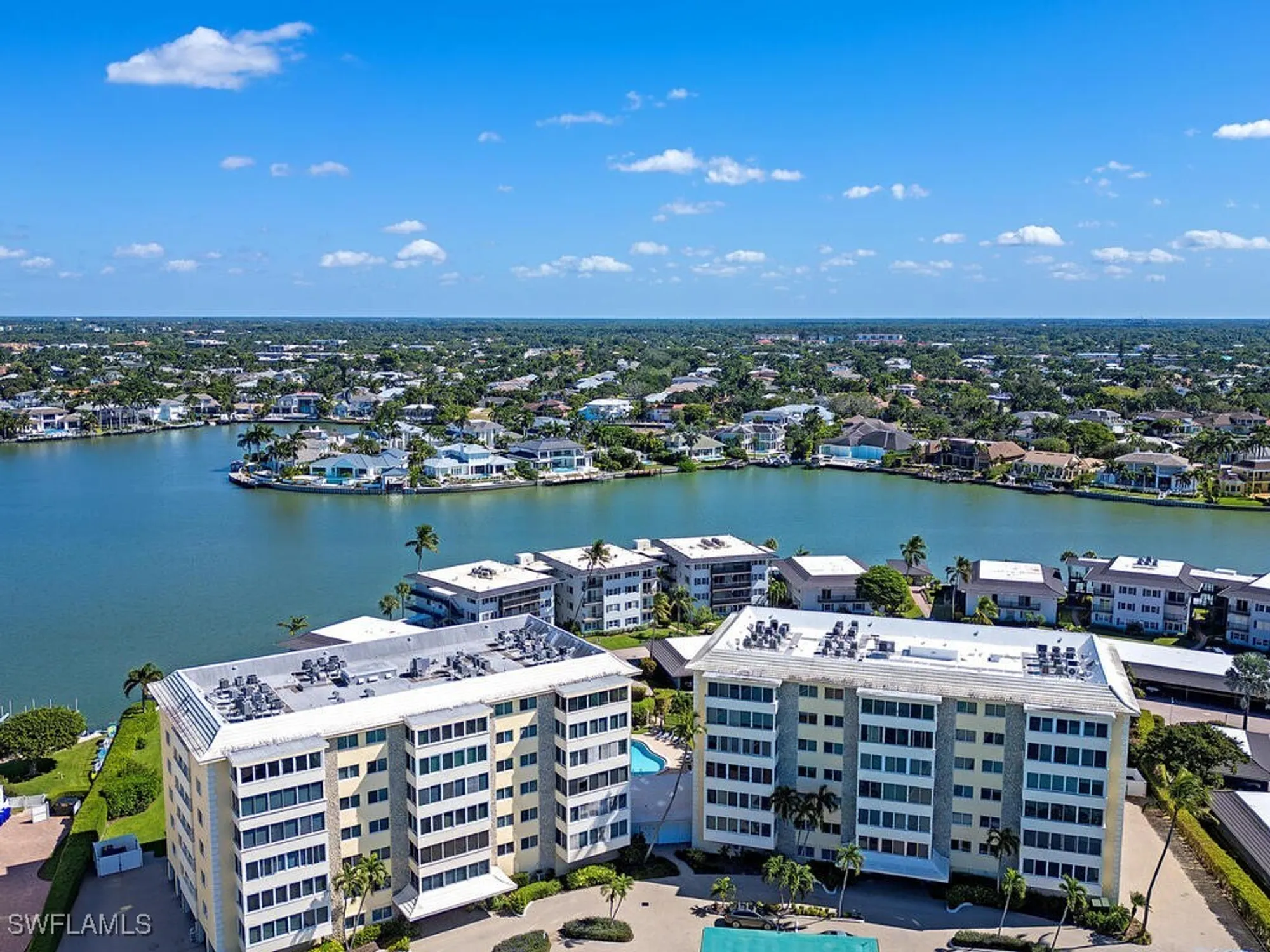 Property Slideshow image 14 of 20 | 3410 gulf shore blvd 202, Naples, FL, 34103