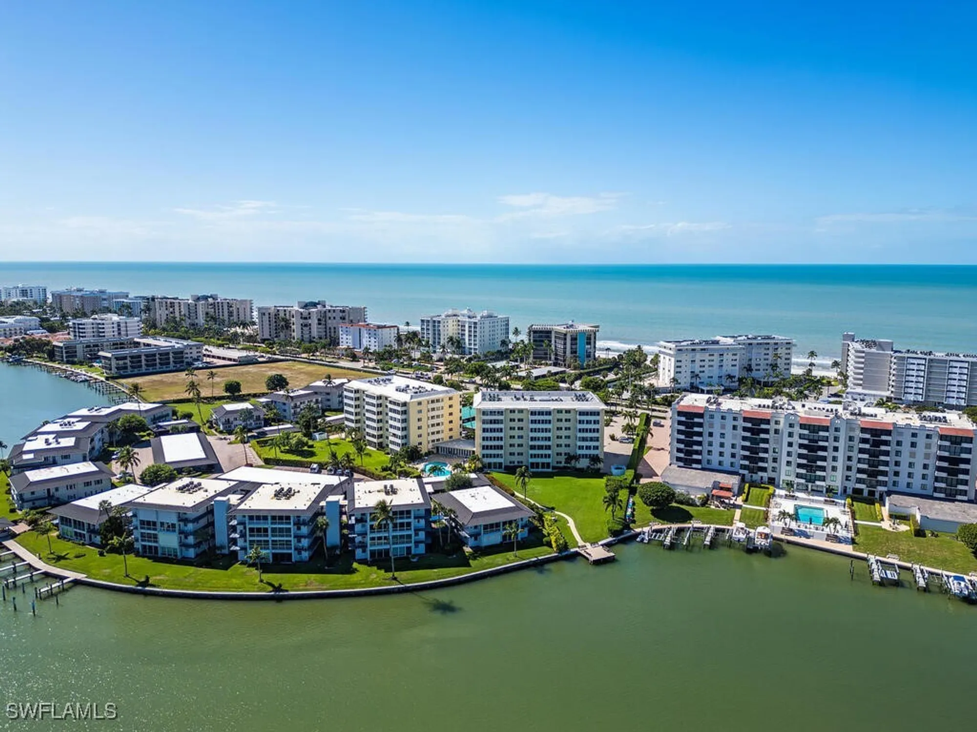 Property Slideshow image 16 of 20 | 3410 gulf shore blvd 202, Naples, FL, 34103