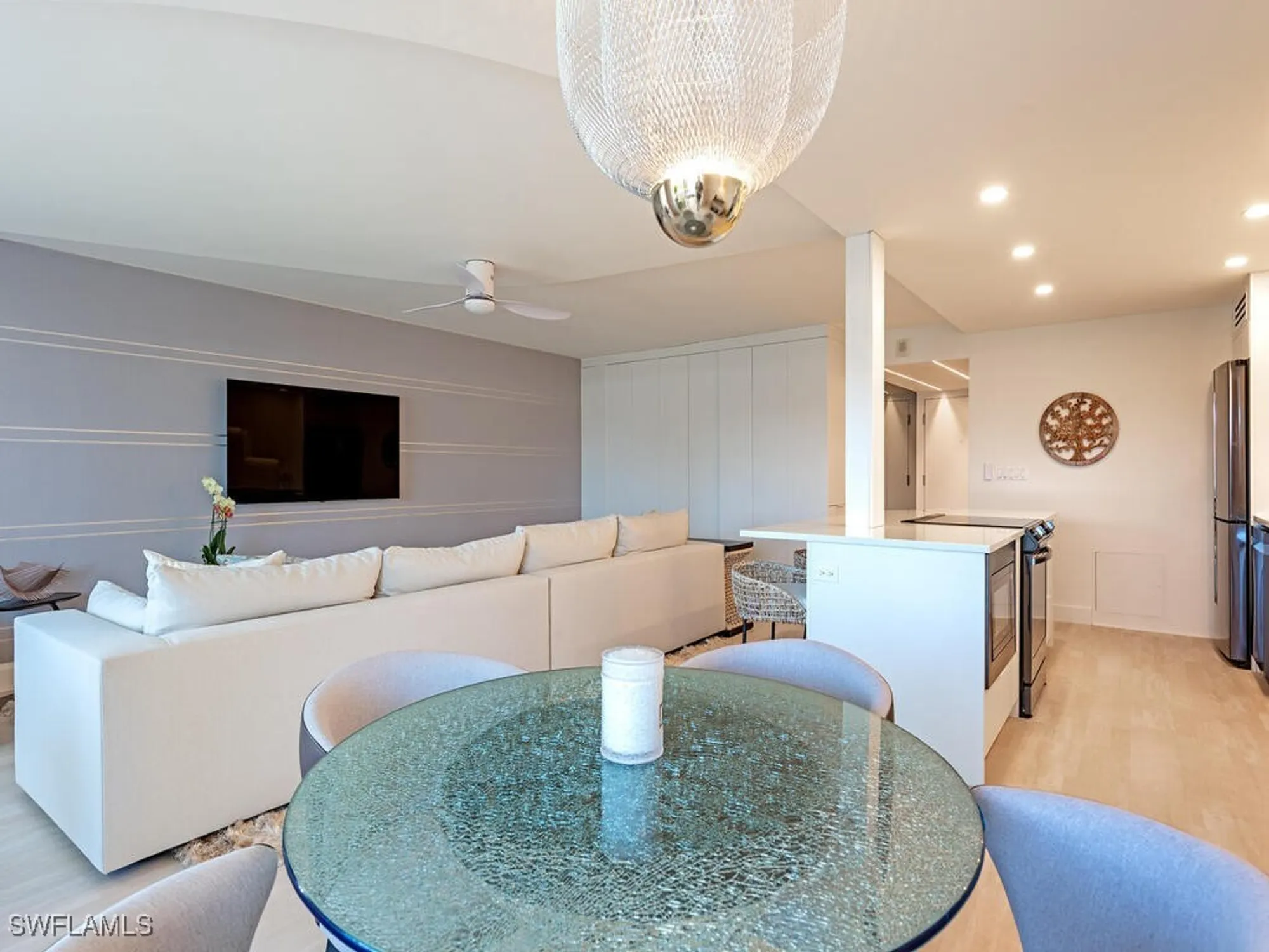 Property Slideshow image 3 of 20 | 3410 gulf shore blvd 202, Naples, FL, 34103