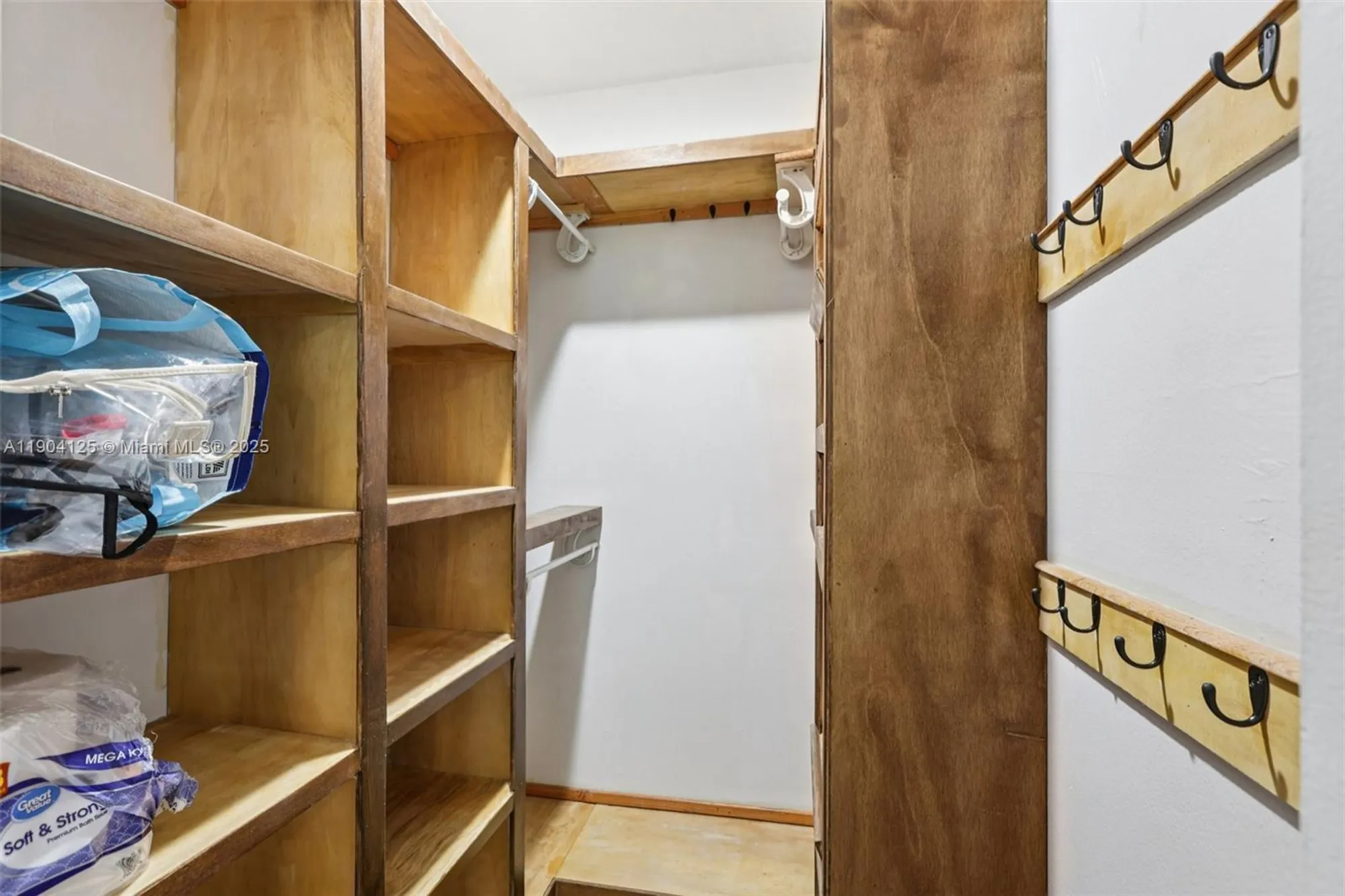 Property Slideshow image 17 of 27 | 2012 s federal hwy 105, Boynton Beach, FL, 33435