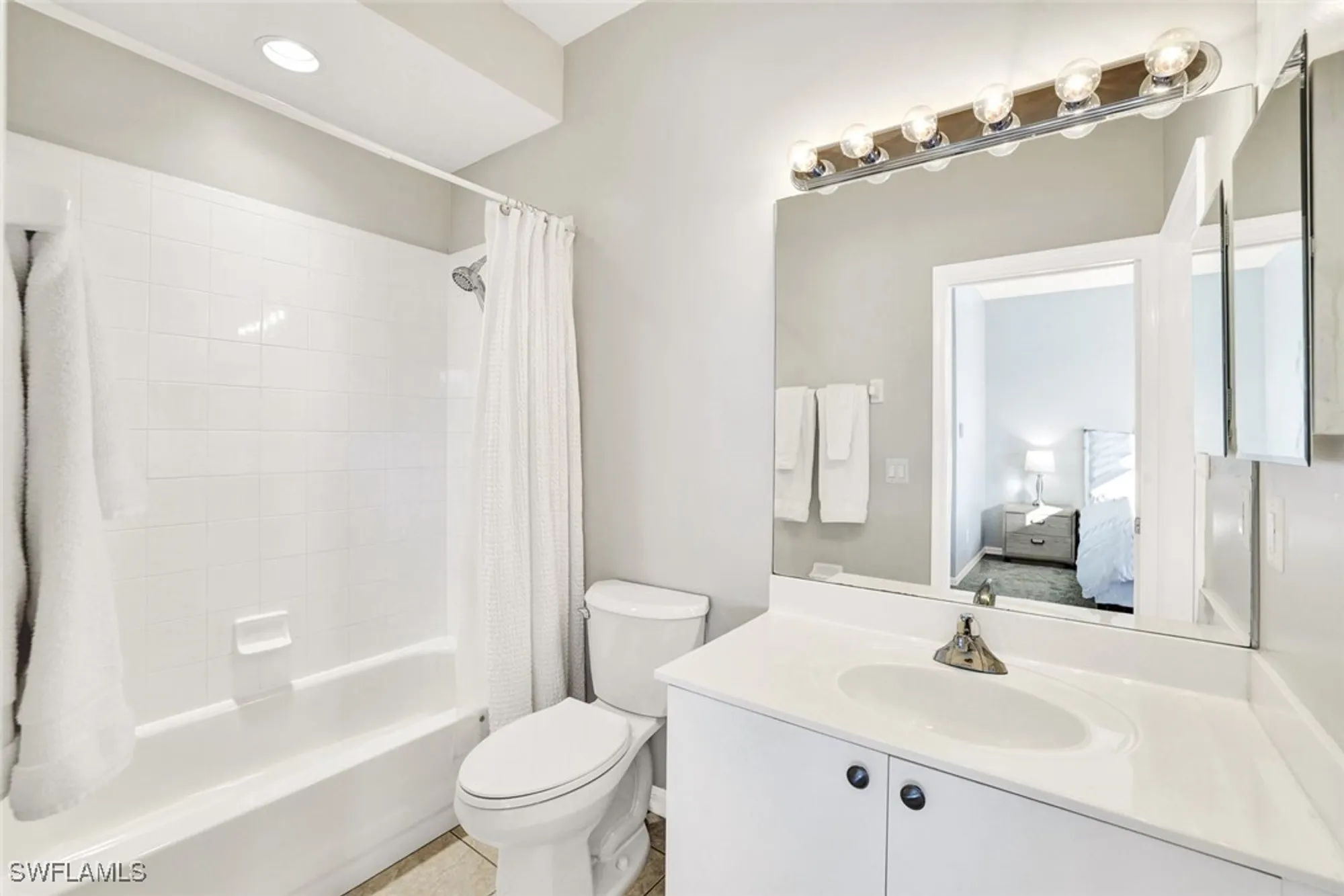 Property Slideshow image 14 of 26 | 8330 whisper trace way 204, Naples, FL, 34114