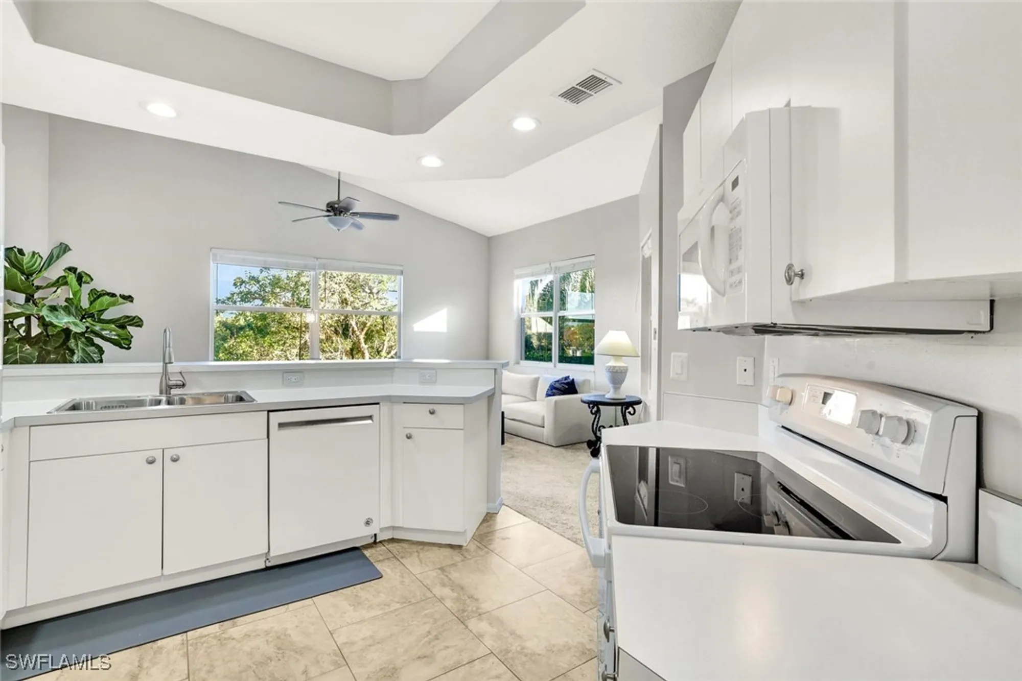 Property Slideshow image 5 of 26 | 8330 whisper trace way 204, Naples, FL, 34114