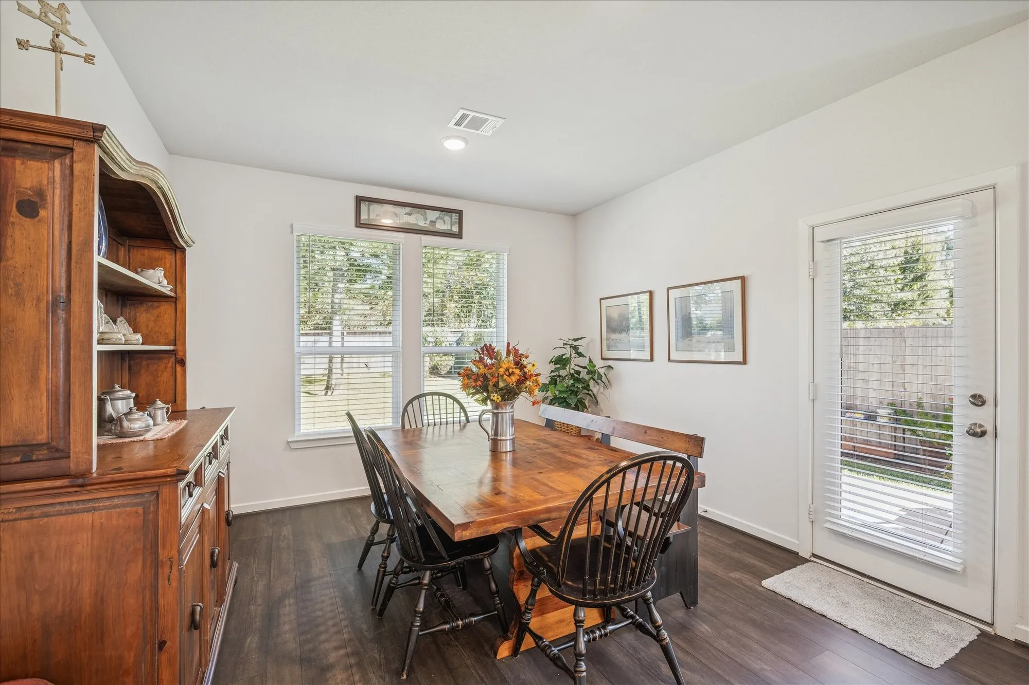 Property Slideshow image 14 of 33 | 406 wild petunia ct, Montgomery, TX, 77316