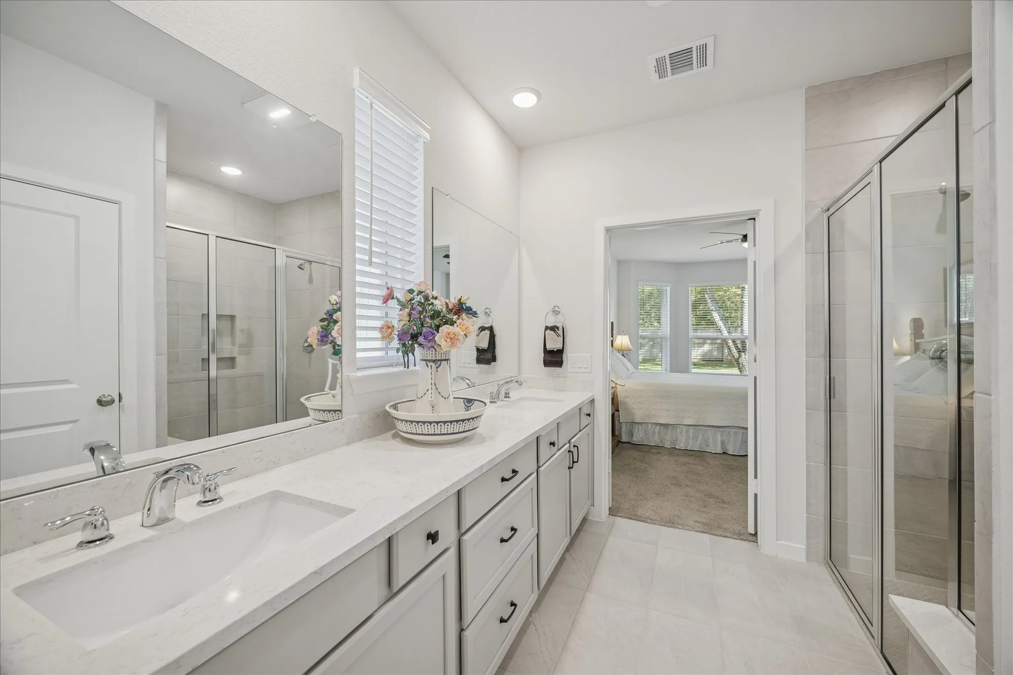Property Slideshow image 18 of 33 | 406 wild petunia ct, Montgomery, TX, 77316