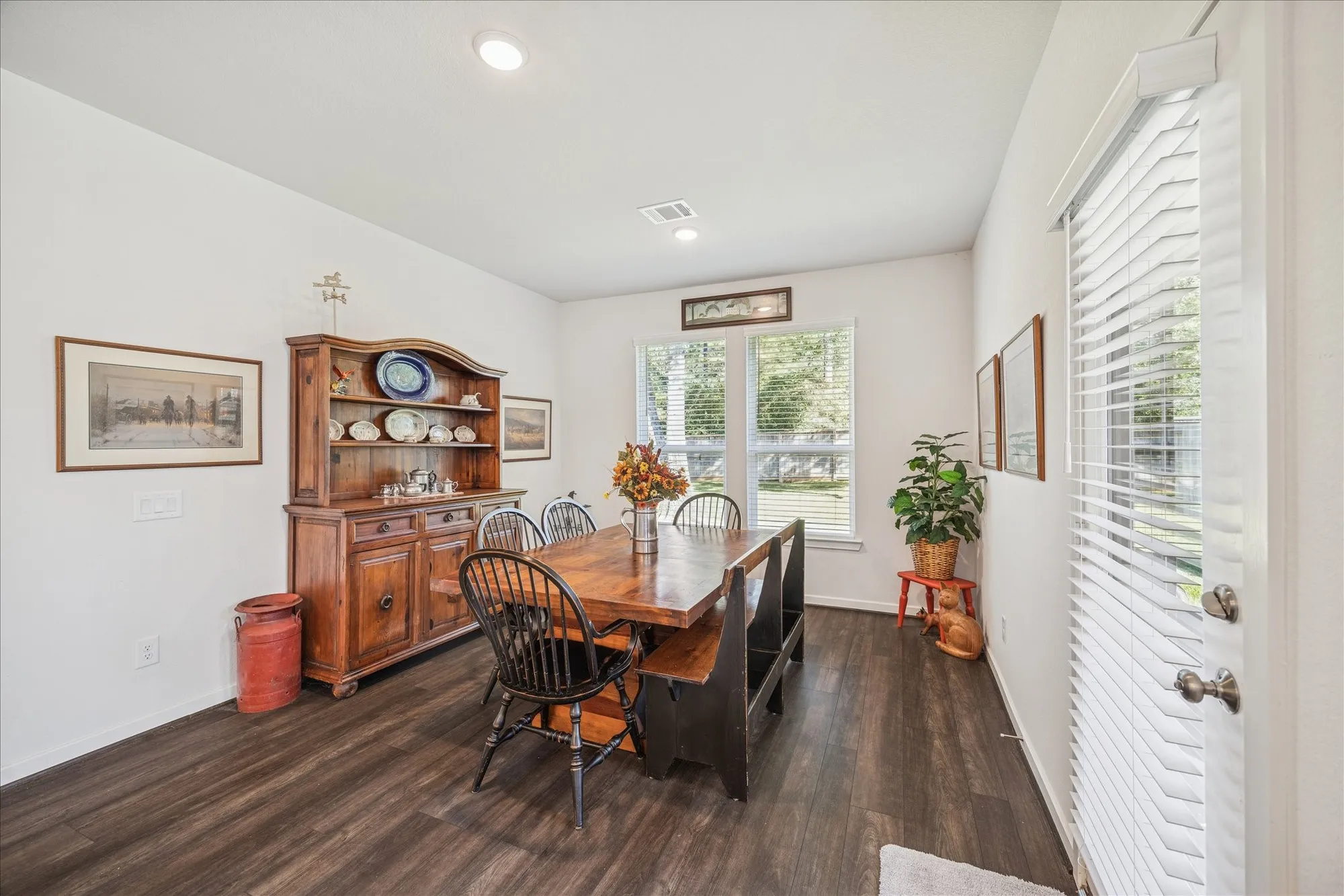 Property Slideshow image 13 of 33 | 406 wild petunia ct, Montgomery, TX, 77316