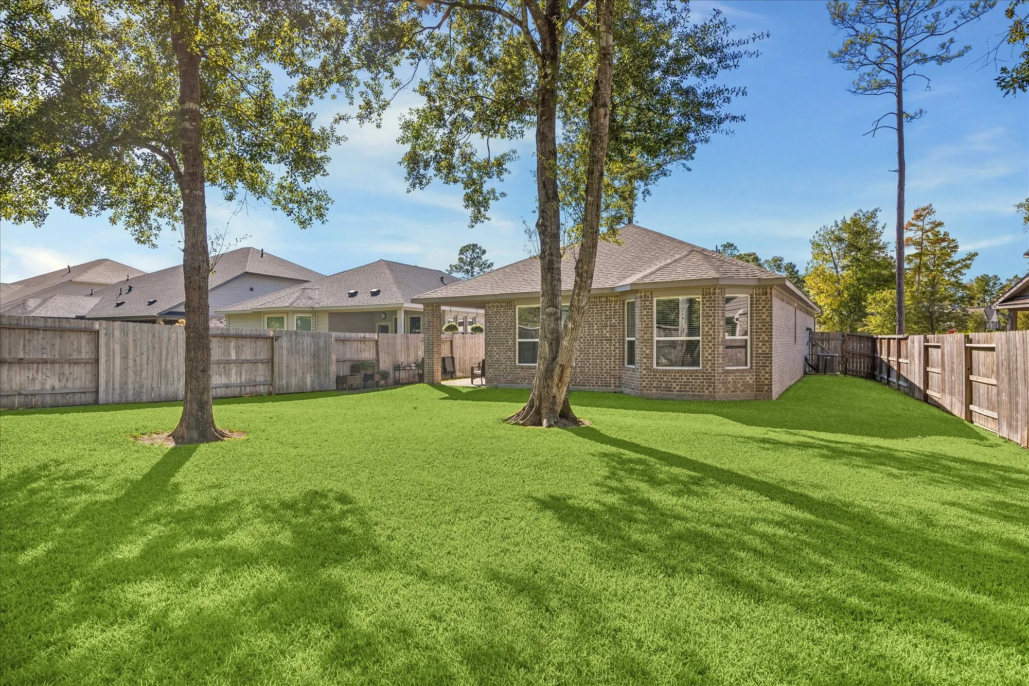 Property Slideshow image 25 of 33 | 406 wild petunia ct, Montgomery, TX, 77316