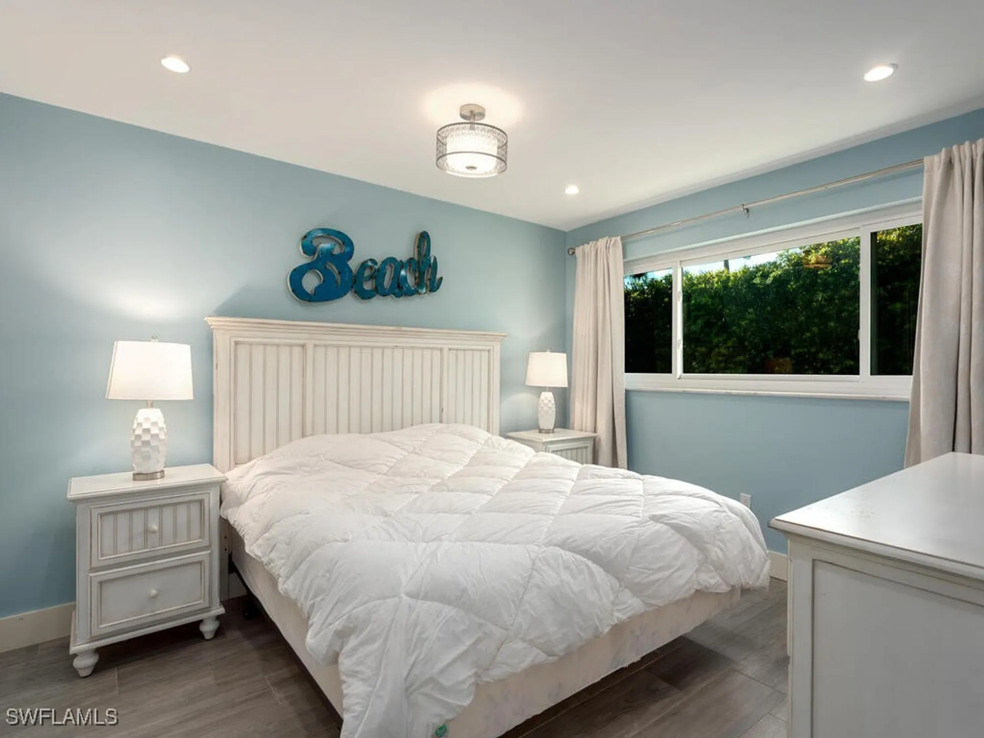 Property Slideshow image 14 of 17 | 595 wedge dr, Naples, FL, 34103