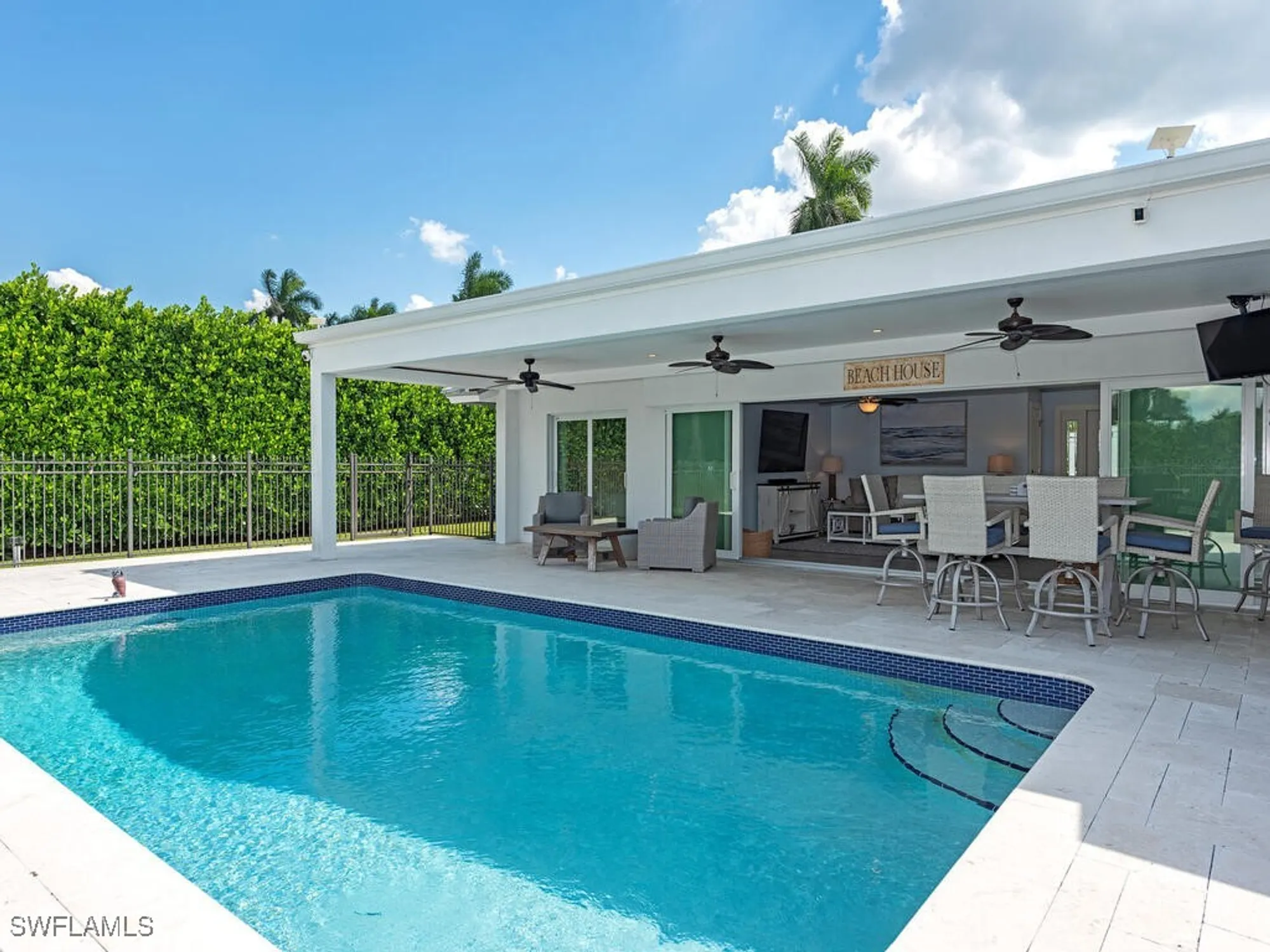 Property Slideshow image 16 of 17 | 595 wedge dr, Naples, FL, 34103