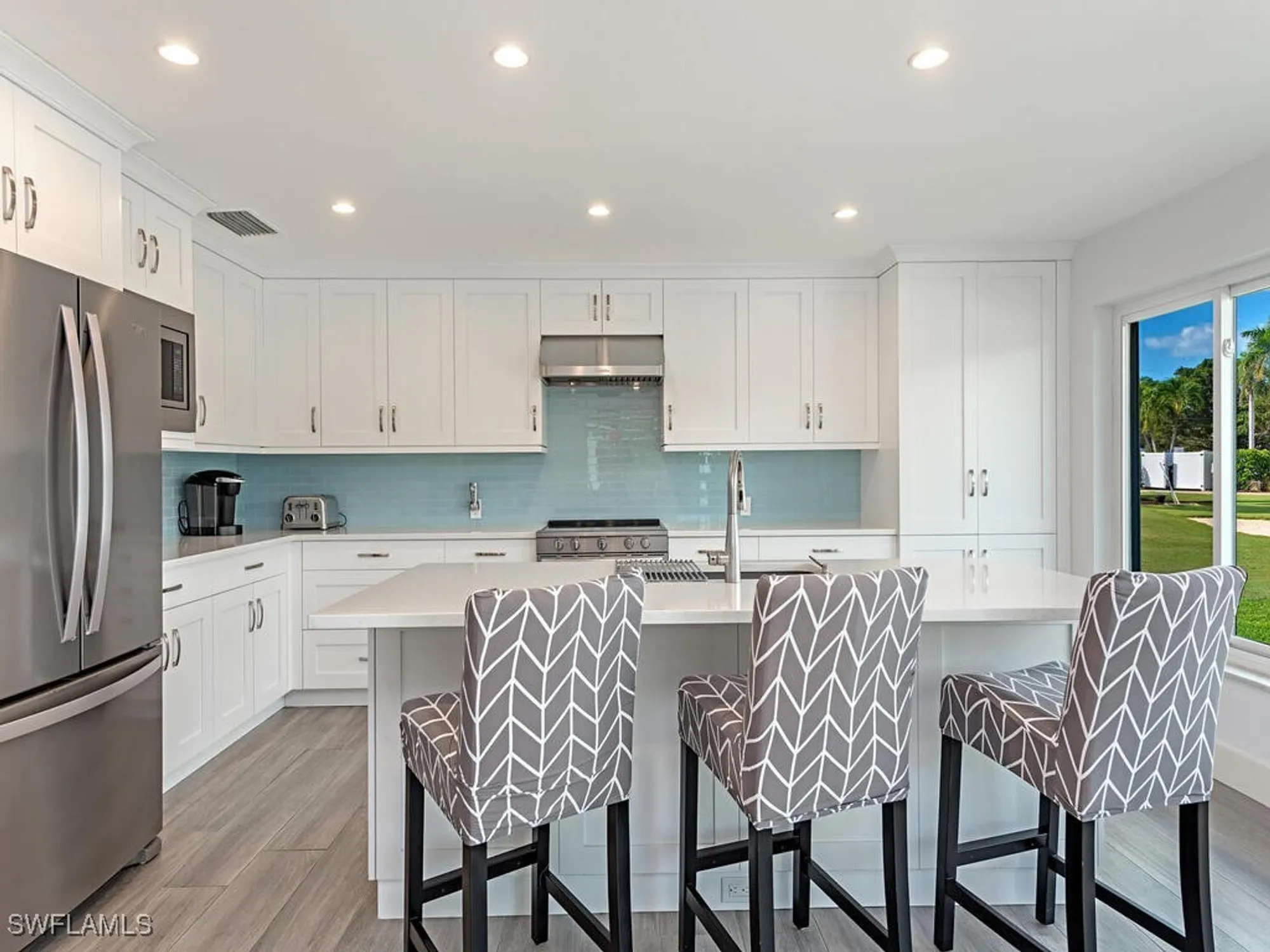 Property Slideshow image 11 of 17 | 595 wedge dr, Naples, FL, 34103