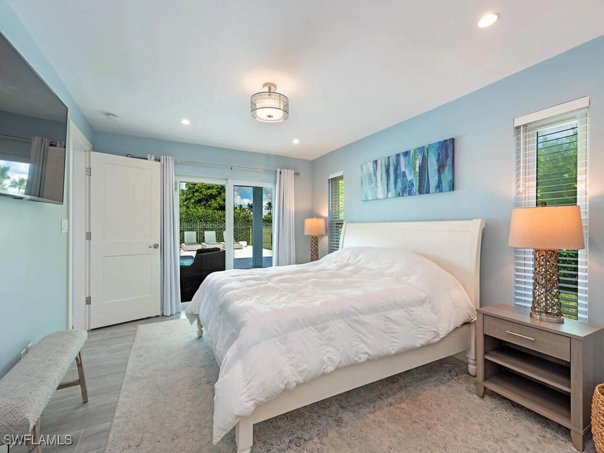 Property Slideshow image 12 of 17 | 595 wedge dr, Naples, FL, 34103