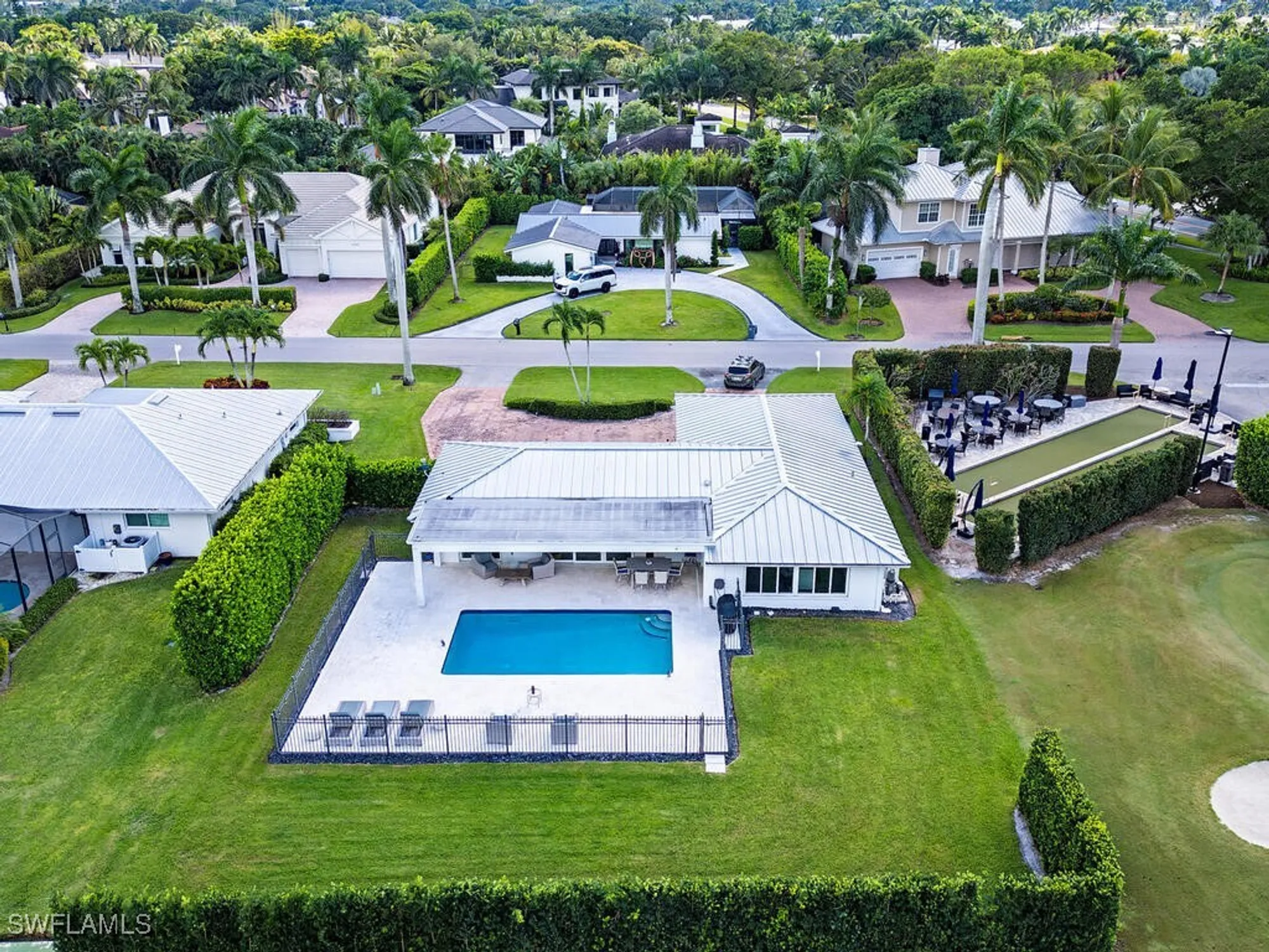 Property Slideshow image 4 of 17 | 595 wedge dr, Naples, FL, 34103