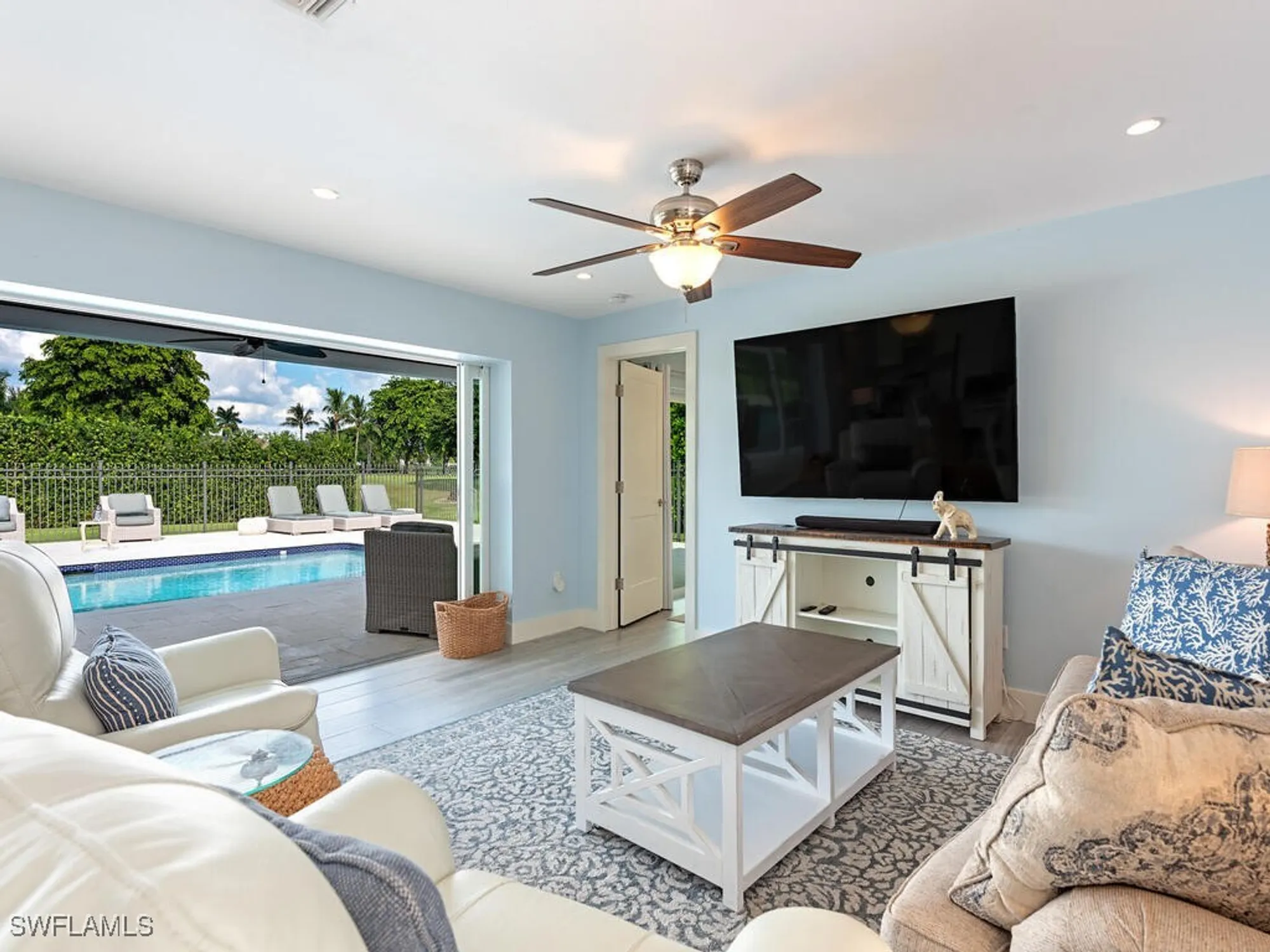 Property Slideshow image 6 of 17 | 595 wedge dr, Naples, FL, 34103