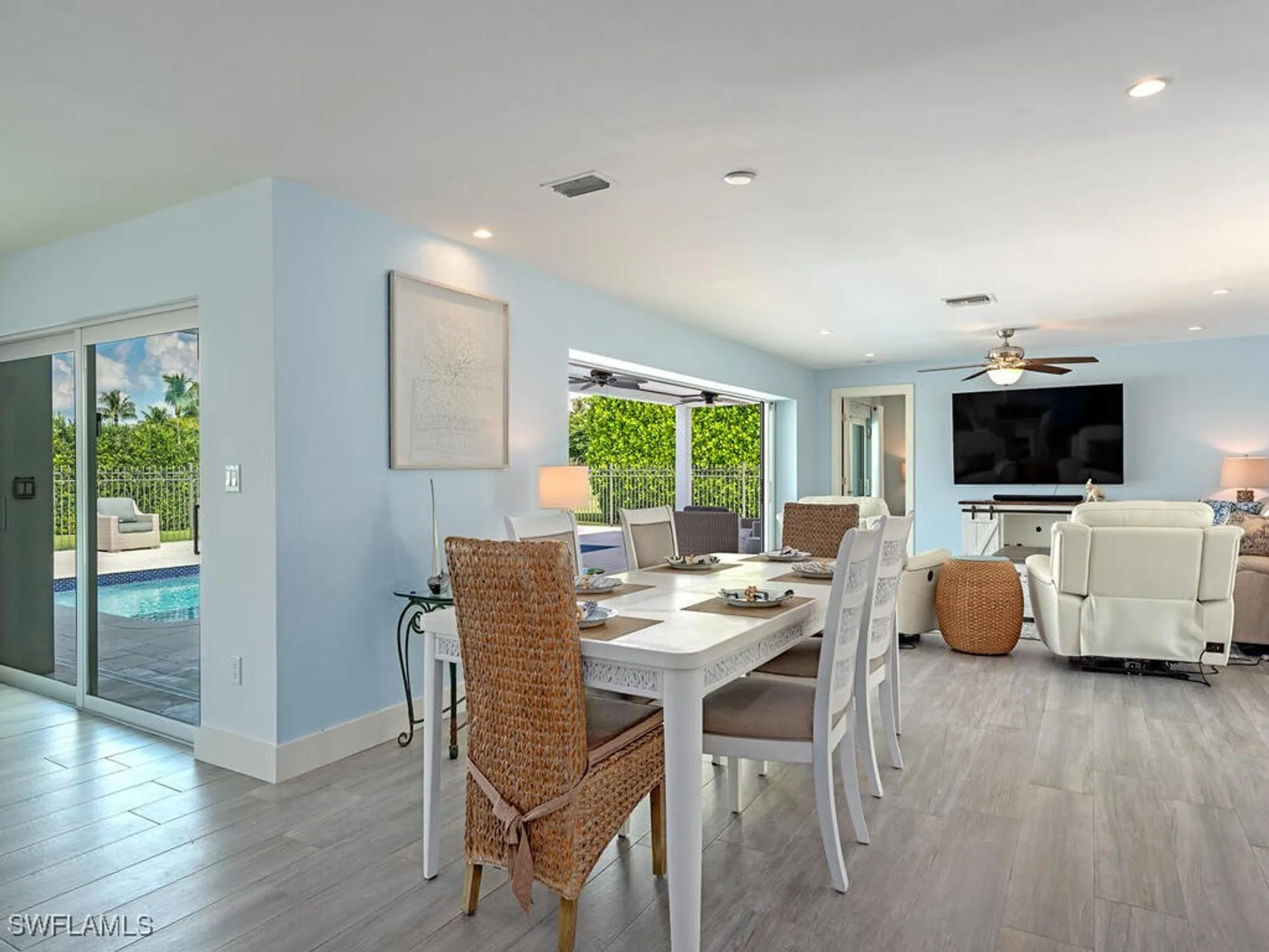 Property Slideshow image 8 of 17 | 595 wedge dr, Naples, FL, 34103