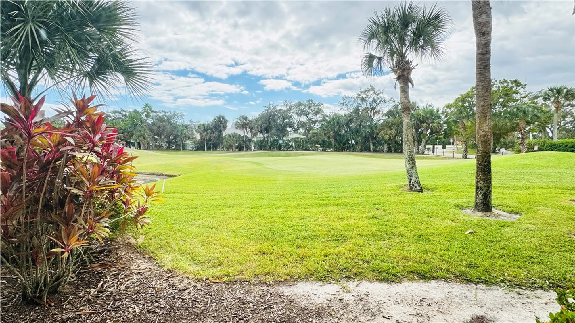 Property Slideshow image 15 of 21 | 44 plantation dr apt 102, Vero Beach, FL, 32966