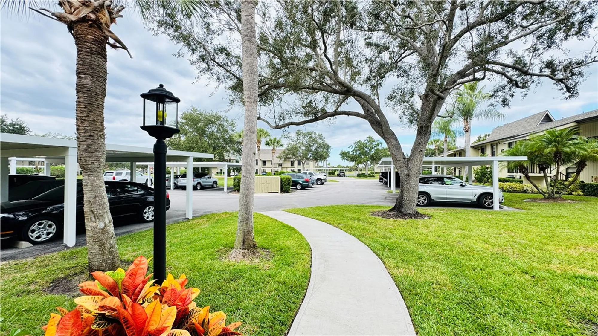 Property Slideshow image 11 of 21 | 44 plantation dr apt 102, Vero Beach, FL, 32966
