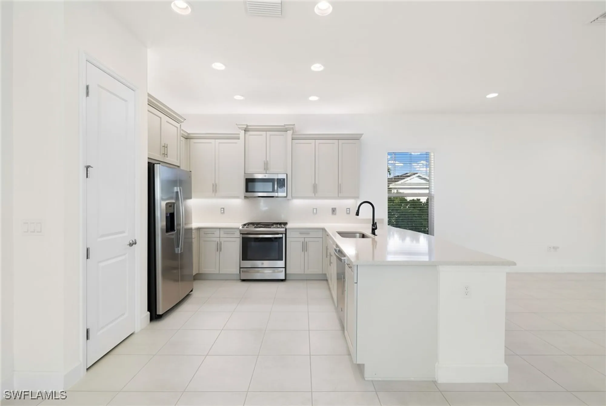 Property Slideshow image 5 of 30 | 16061 starglazer pl, Bonita Springs, FL, 34135