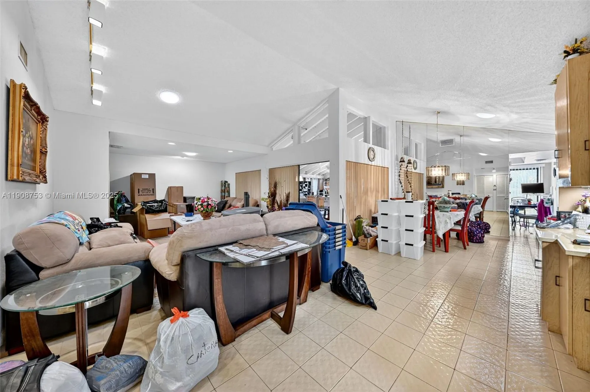 Property Slideshow image 16 of 30 | 5665 lakeview mews dr, Boynton Beach, FL, 33437