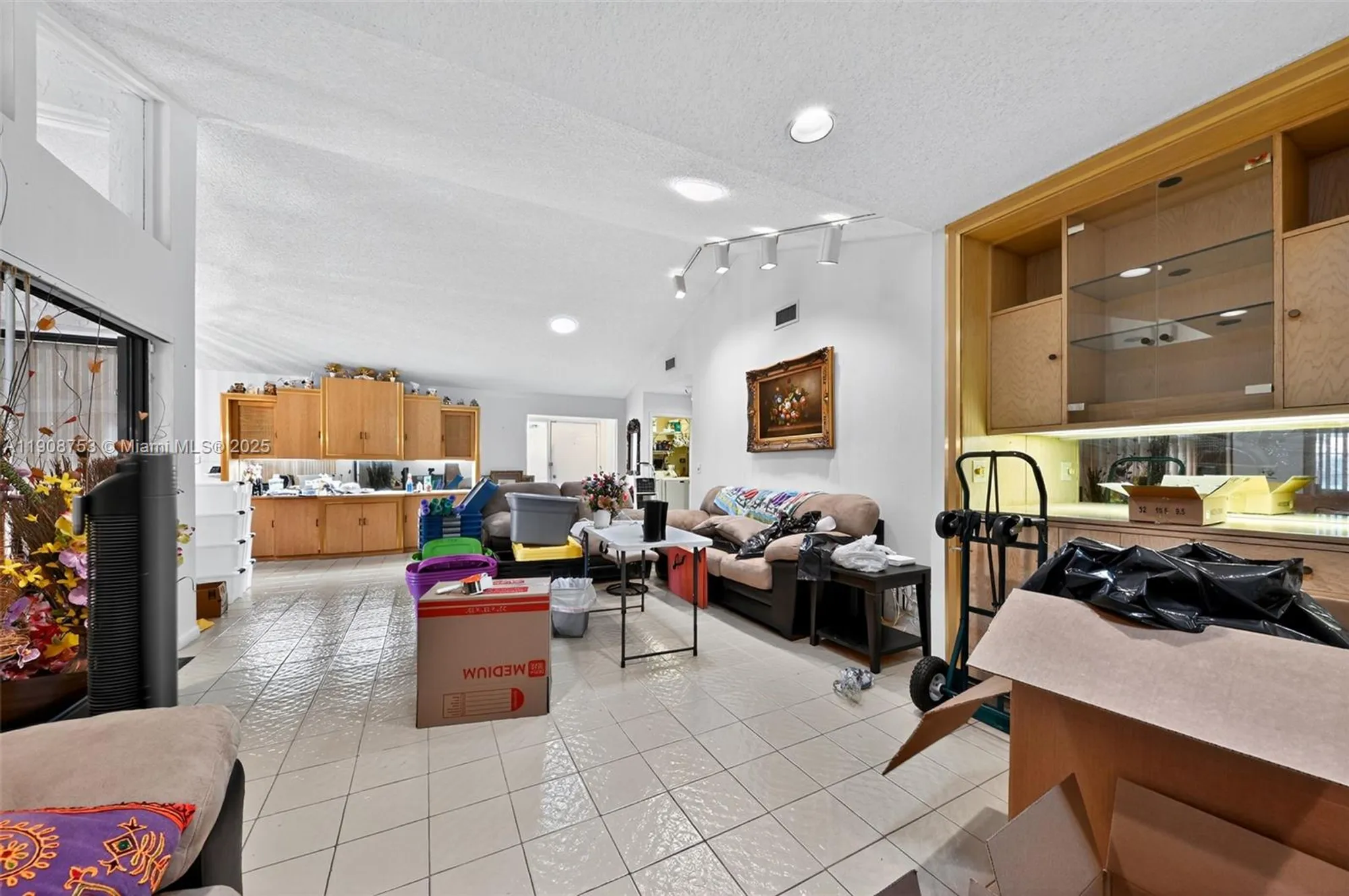 Property Slideshow image 18 of 30 | 5665 lakeview mews dr, Boynton Beach, FL, 33437
