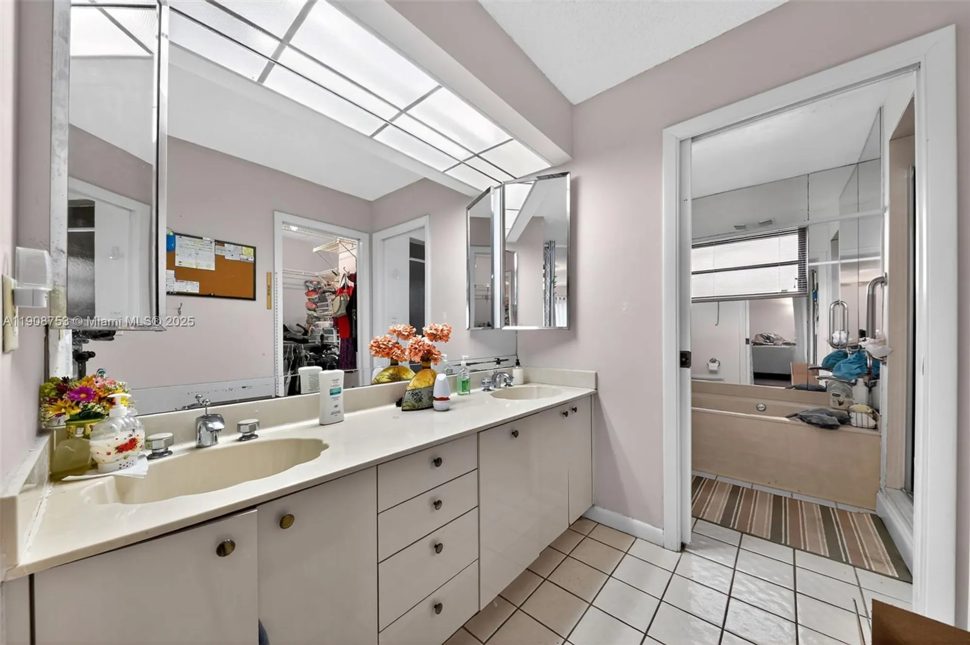 Property Slideshow image 27 of 30 | 5665 lakeview mews dr, Boynton Beach, FL, 33437