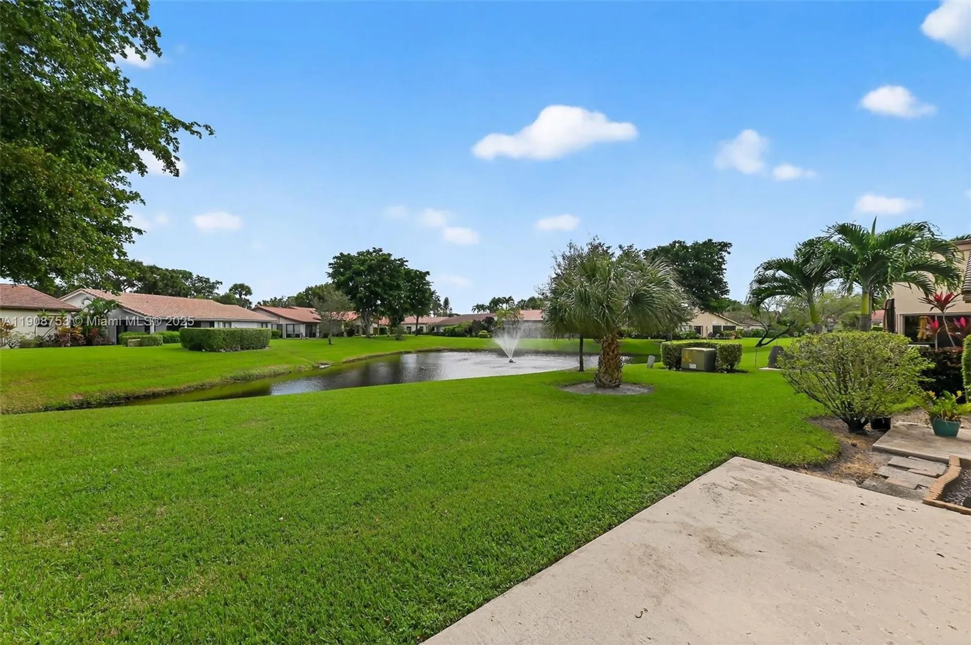 Property Slideshow image 7 of 30 | 5665 lakeview mews dr, Boynton Beach, FL, 33437