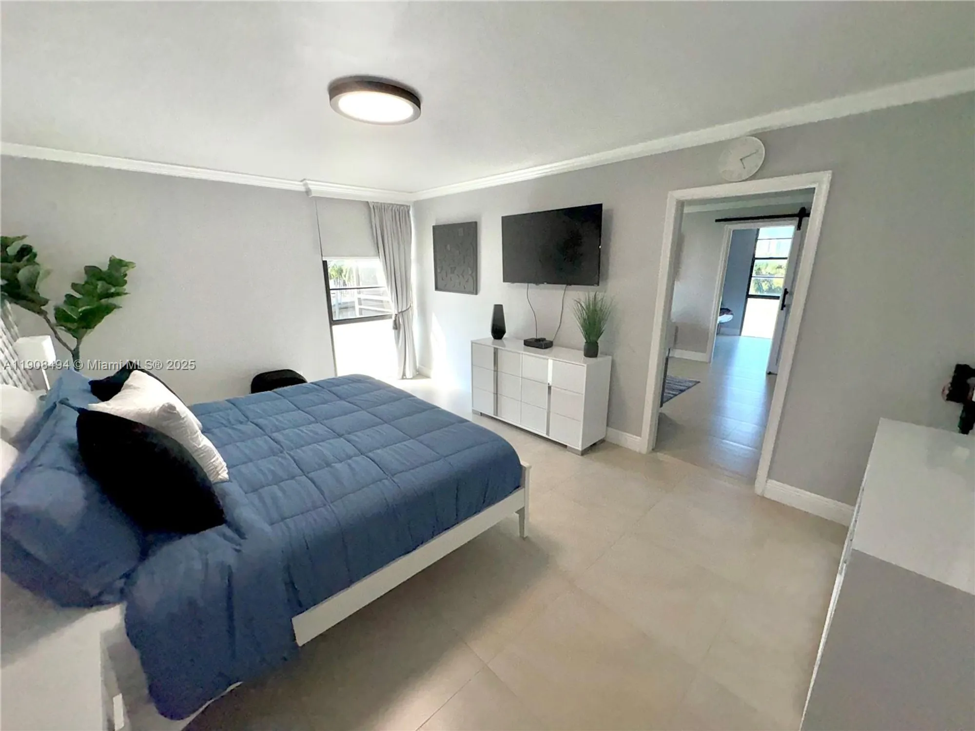 Property Slideshow image 10 of 28 | 20500 w country club dr 501, Aventura, FL, 33180