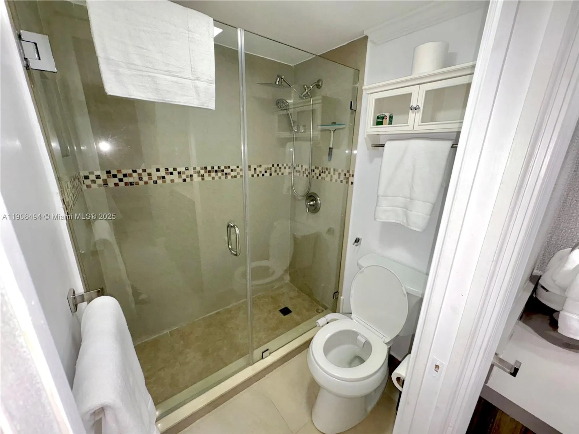 Property Slideshow image 12 of 28 | 20500 w country club dr 501, Aventura, FL, 33180