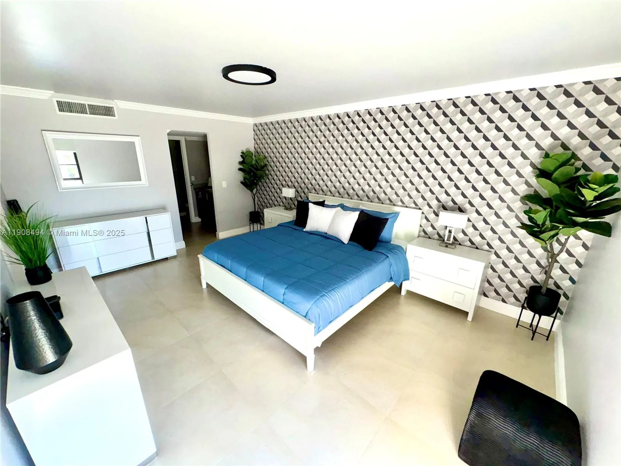 Property Slideshow image 8 of 28 | 20500 w country club dr 501, Aventura, FL, 33180