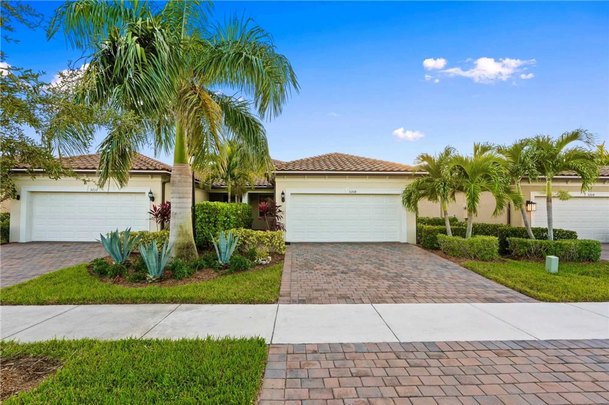 Property Slideshow image 1 of 34 | 5208 unity sq, Vero Beach, FL, 32967