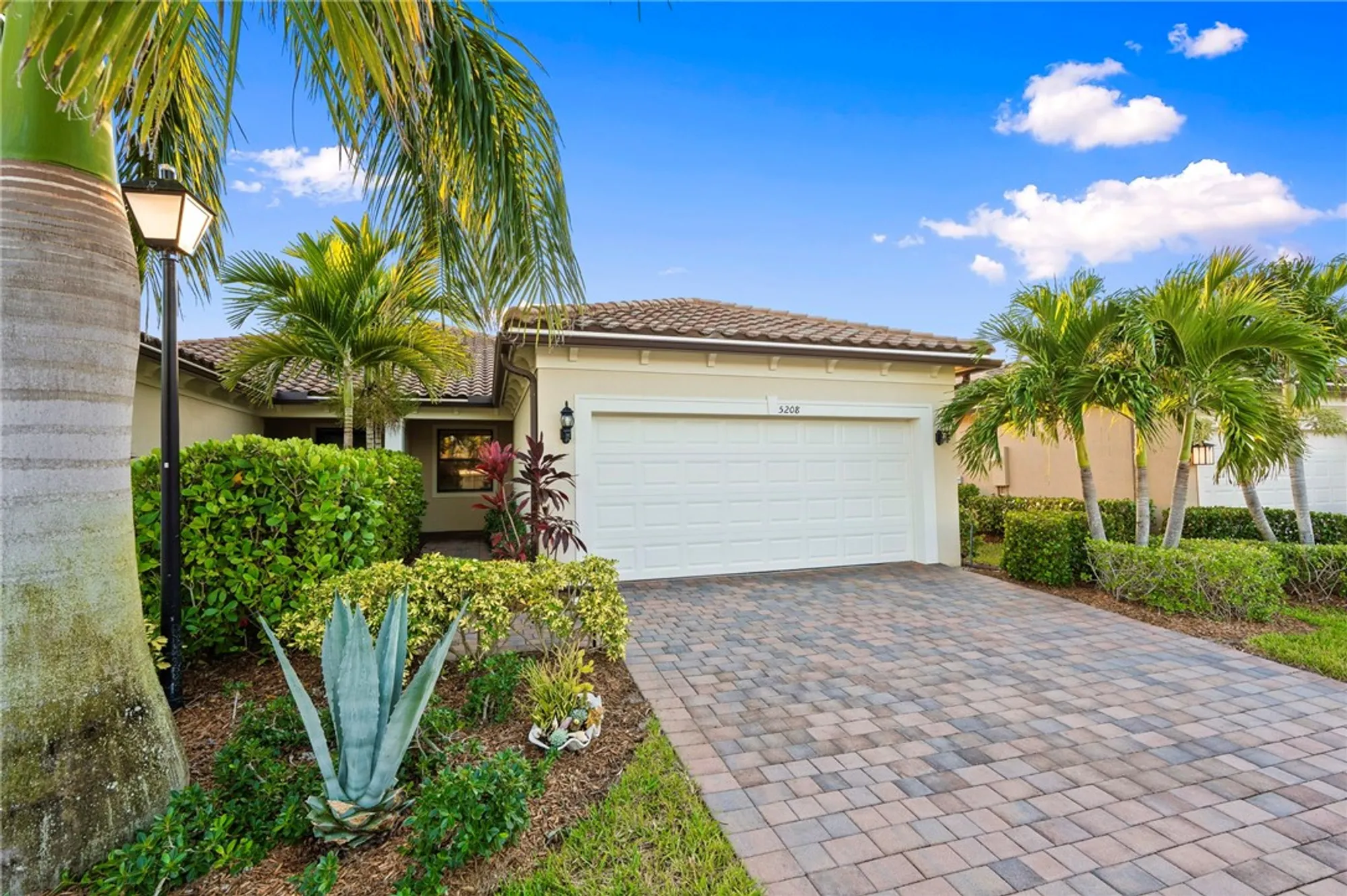 Property Slideshow image 2 of 34 | 5208 unity sq, Vero Beach, FL, 32967