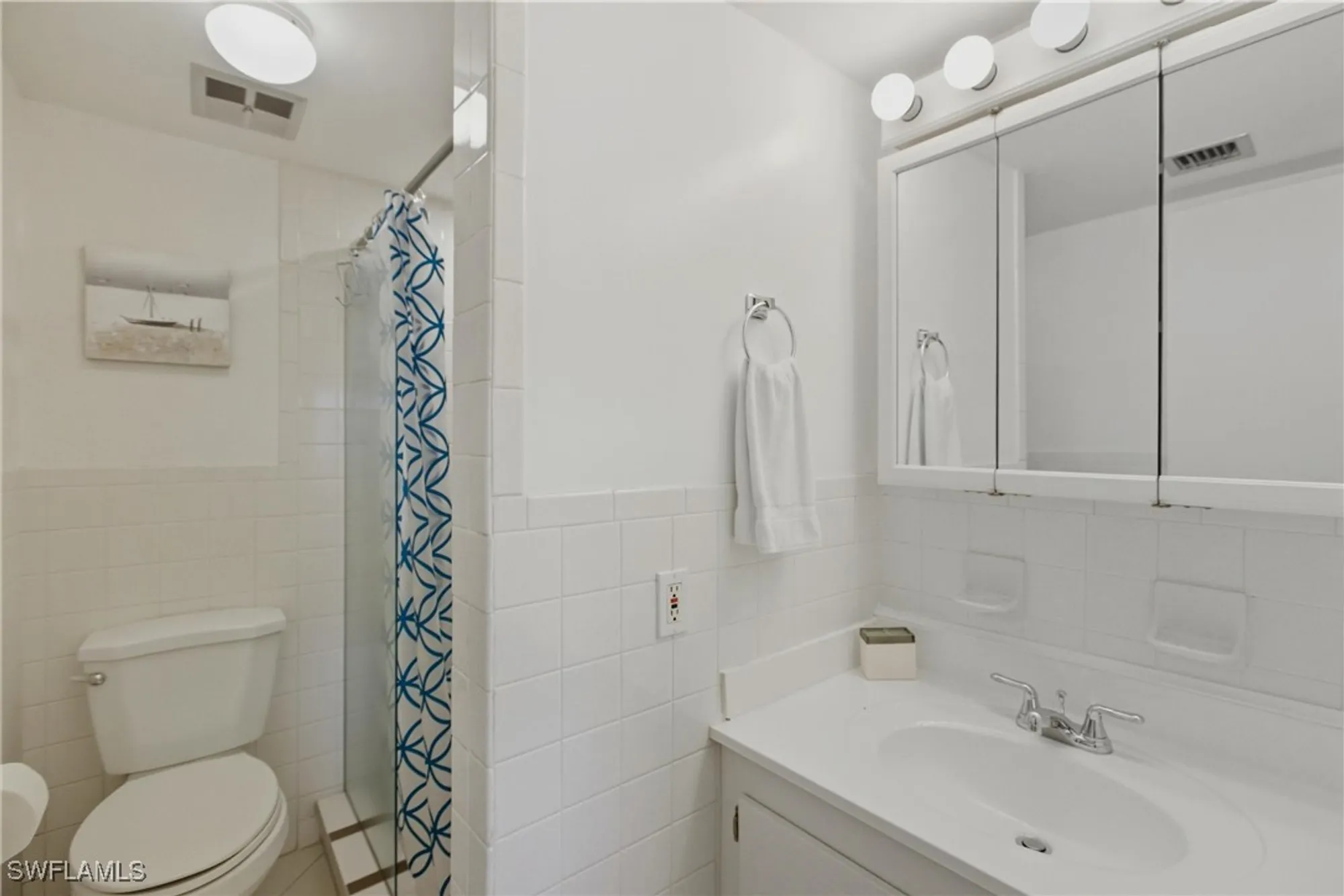 Property Slideshow image 18 of 31 | 3030 binnacle dr apt 103, Naples, FL, 34103