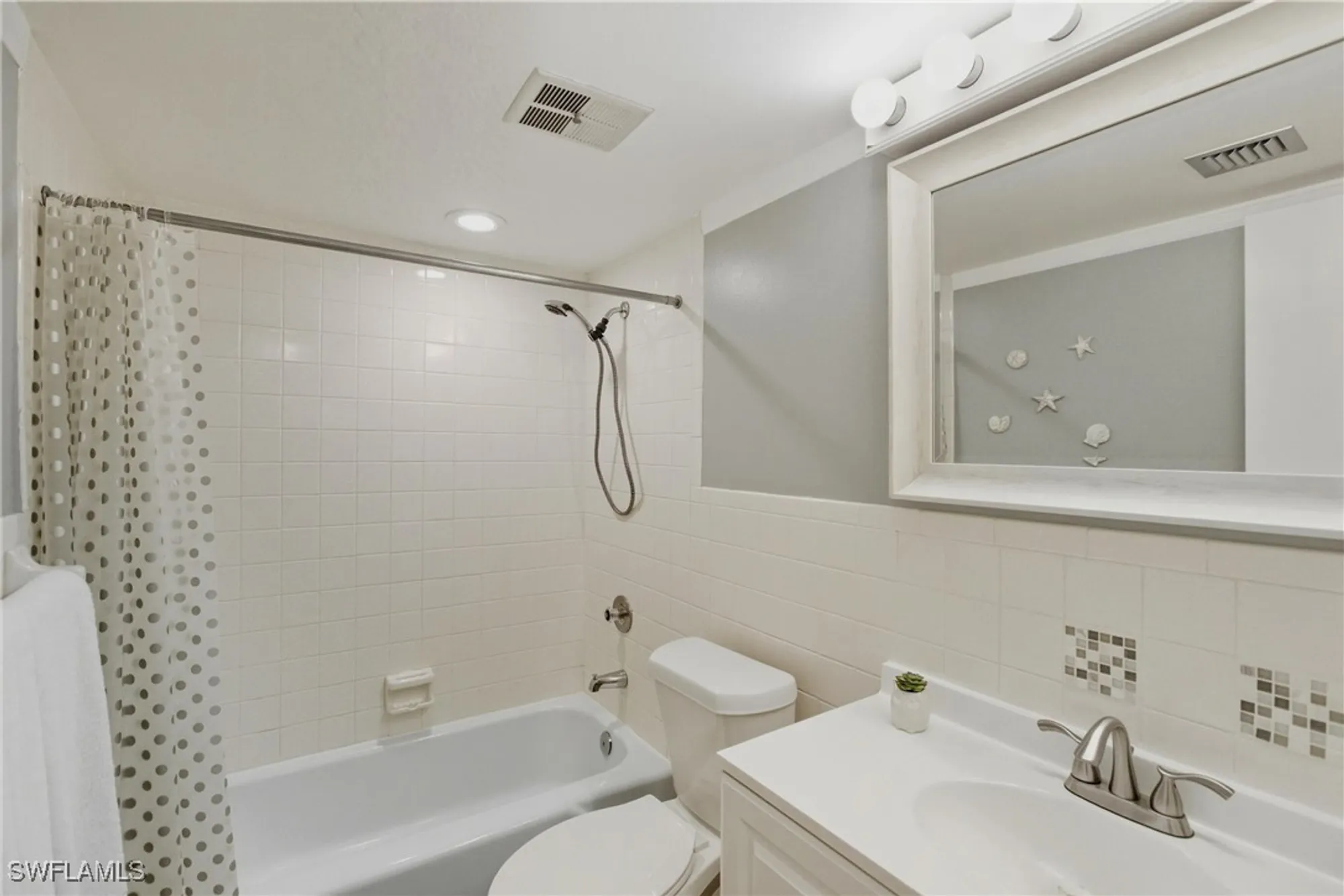 Property Slideshow image 21 of 31 | 3030 binnacle dr apt 103, Naples, FL, 34103
