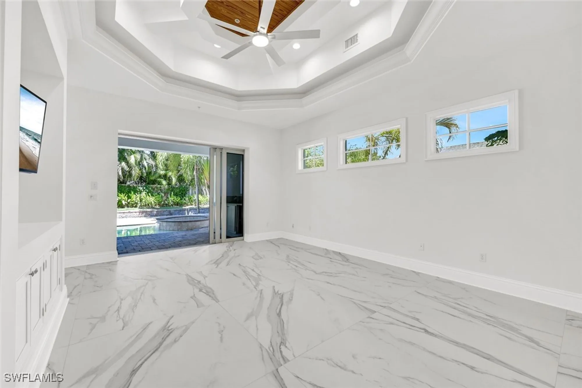 Property Slideshow image 19 of 46 | 699 fairway ter, Naples, FL, 34103