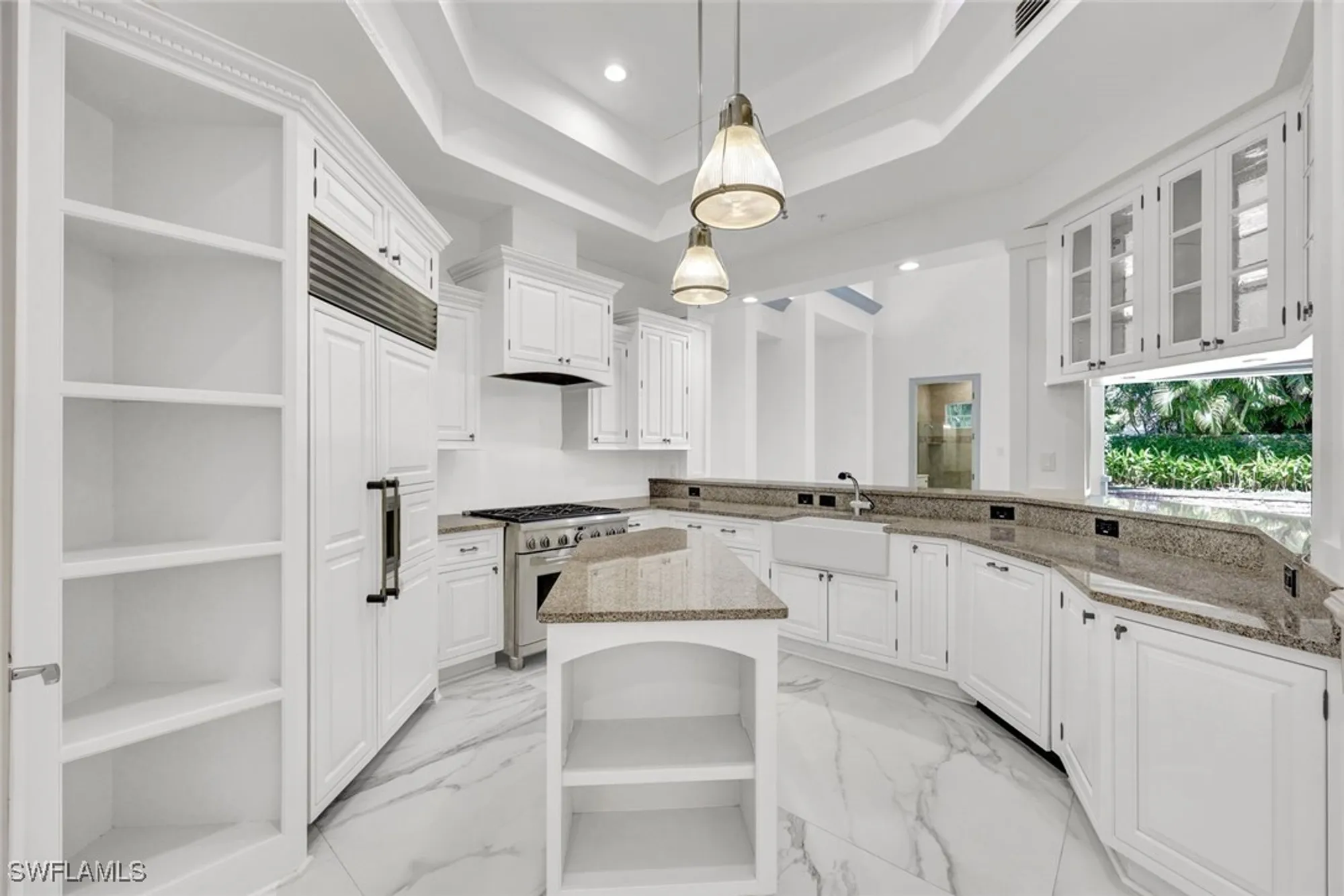 Property Slideshow image 11 of 46 | 699 fairway ter, Naples, FL, 34103