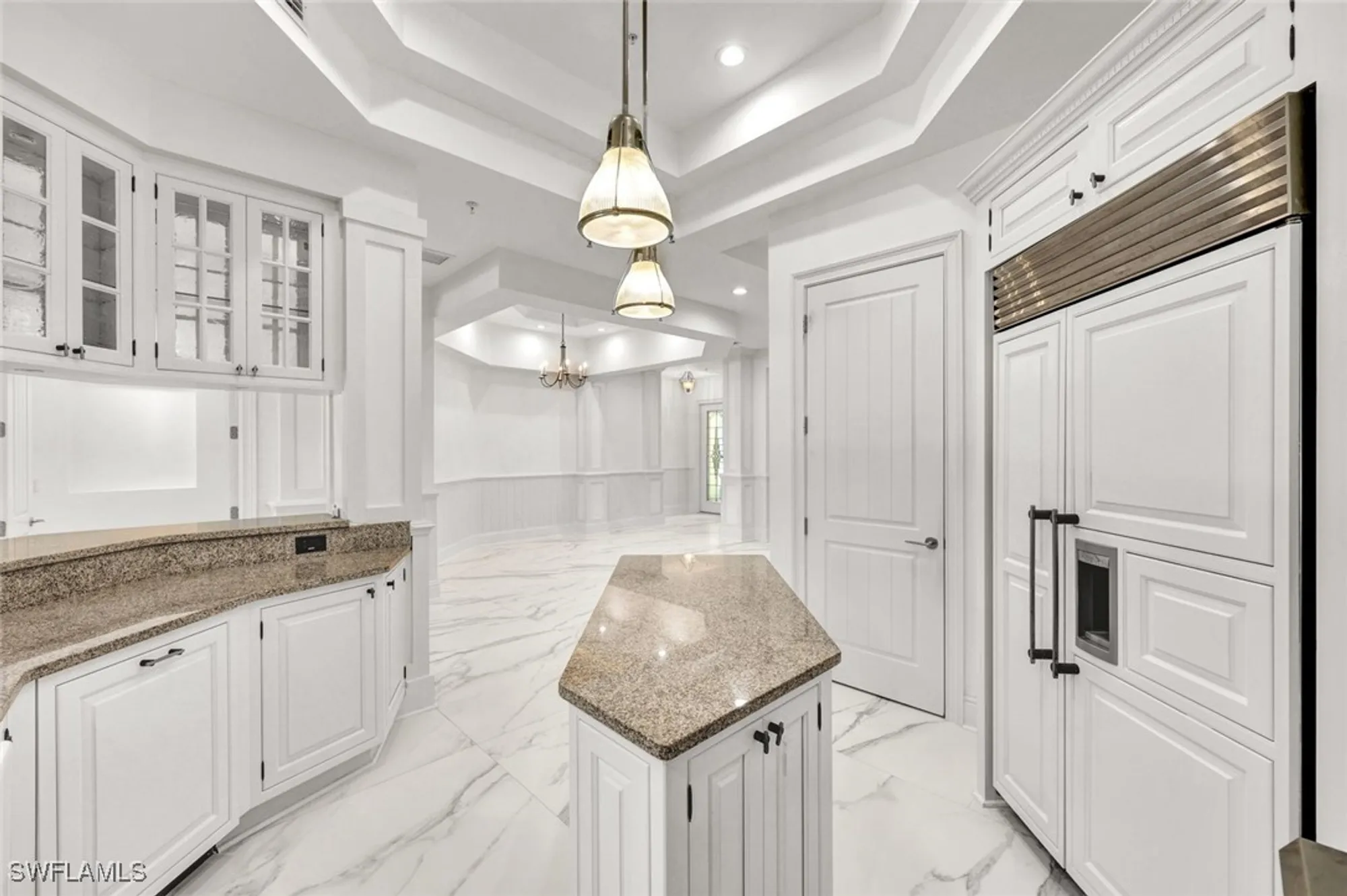 Property Slideshow image 12 of 46 | 699 fairway ter, Naples, FL, 34103