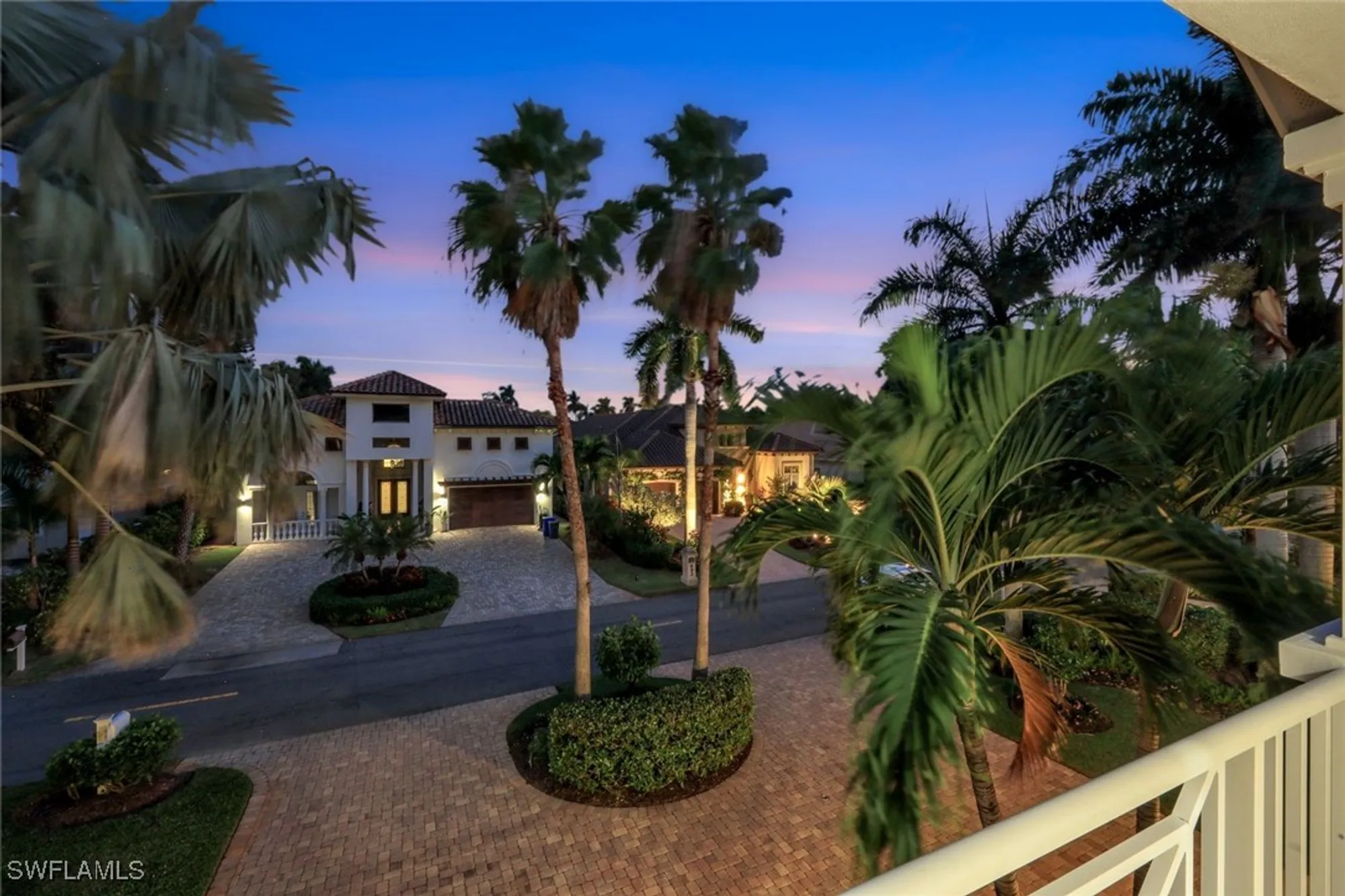 Property Slideshow image 28 of 46 | 699 fairway ter, Naples, FL, 34103