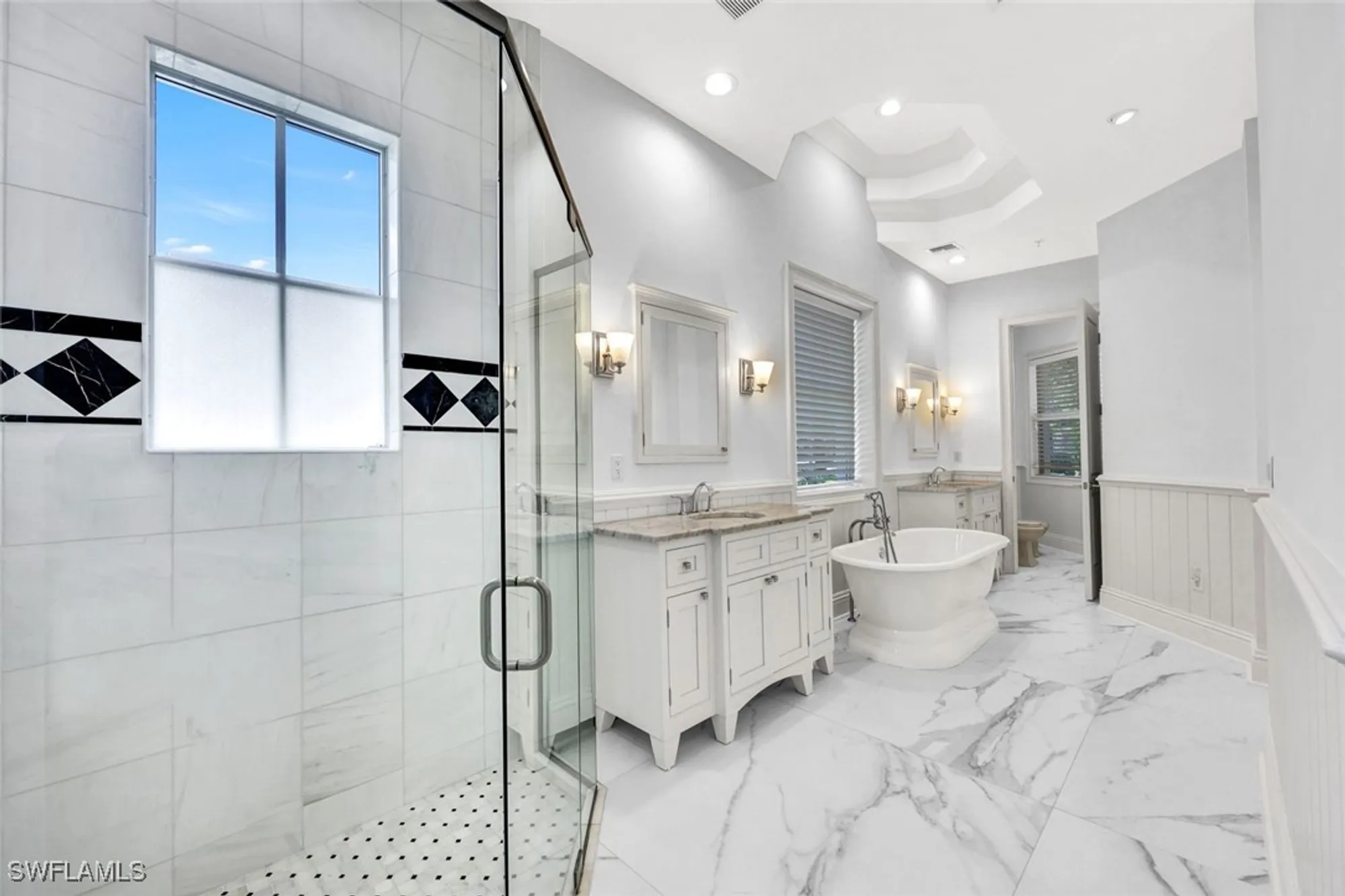 Property Slideshow image 20 of 46 | 699 fairway ter, Naples, FL, 34103